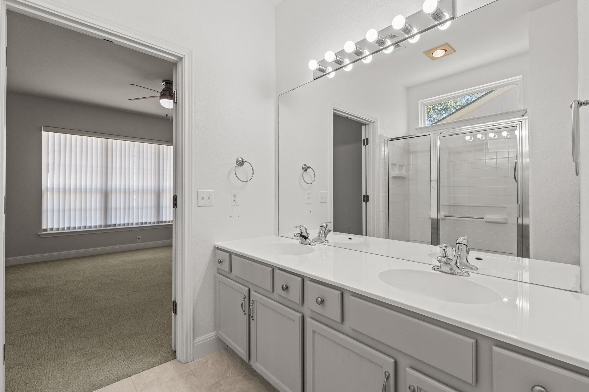 210 Crockett Loop, Georgetown, TX 78633