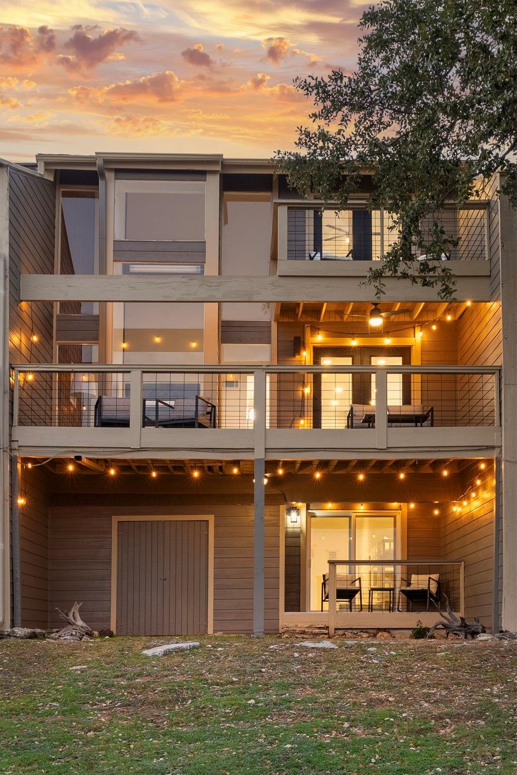 219 Venture Blvd S, Point Venture, TX 78645