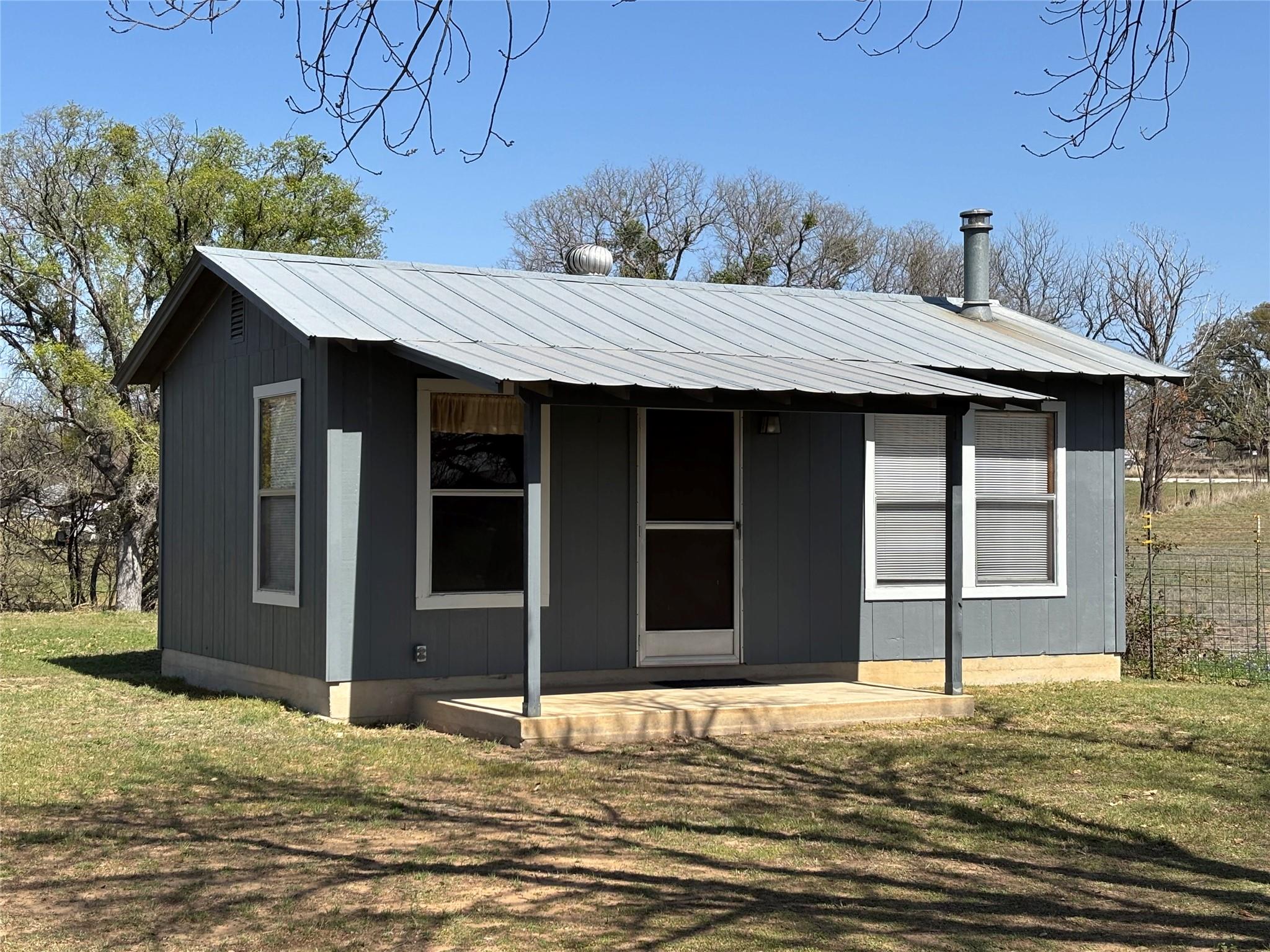114 Shady Grove Grv, Tow, TX 78672
