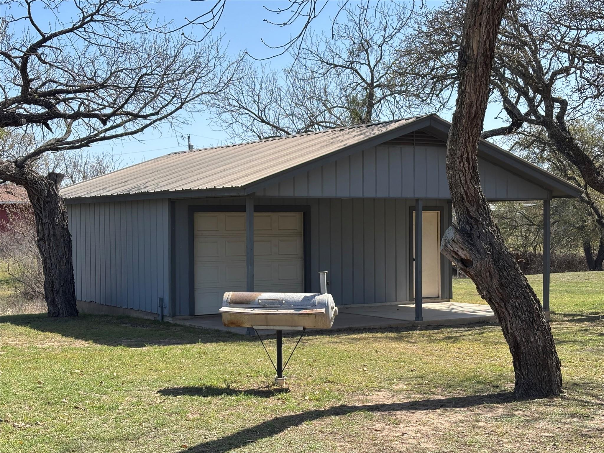 114 Shady Grove Grv, Tow, TX 78672