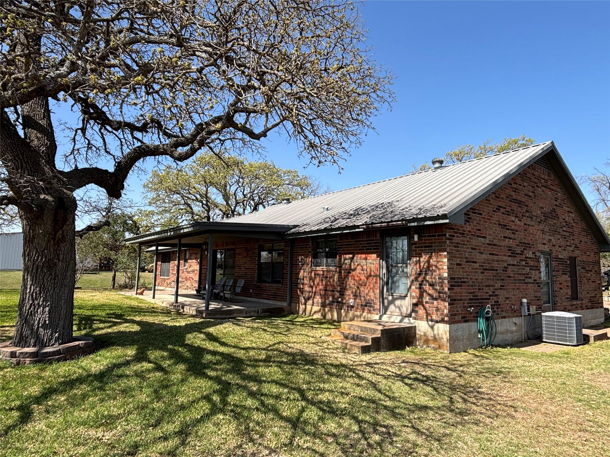 114 Shady Grove Grv, Tow, TX 78672