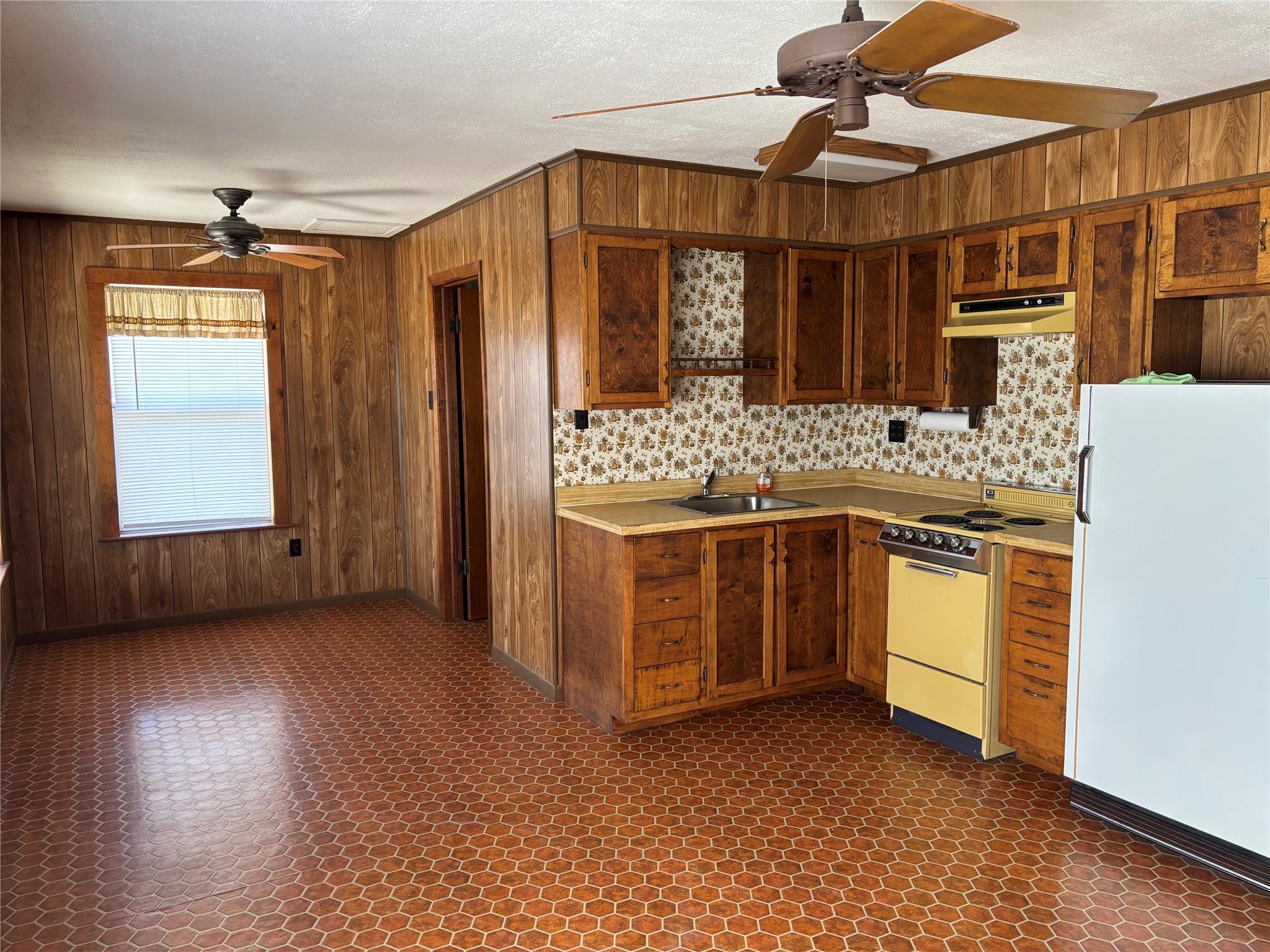 114 Shady Grove Grv, Tow, TX 78672