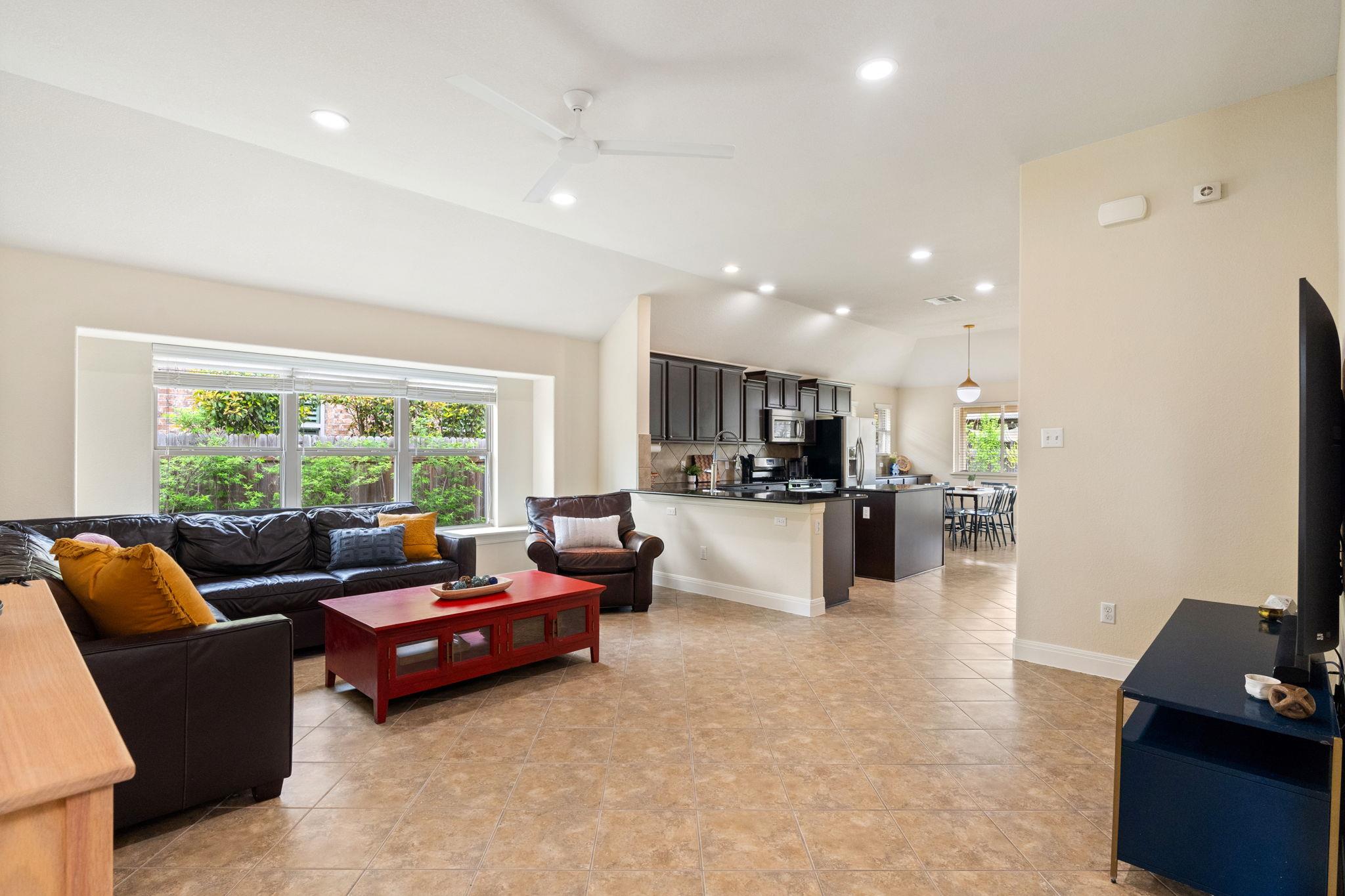 618 Easton Dr, San Marcos, TX 78666