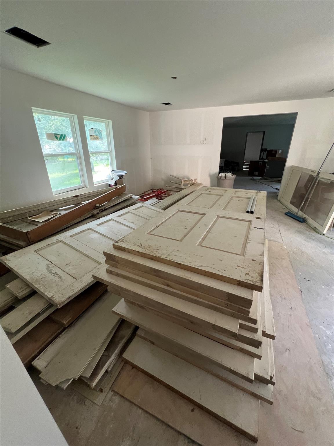 112 W Ila St, Elgin, TX 78621