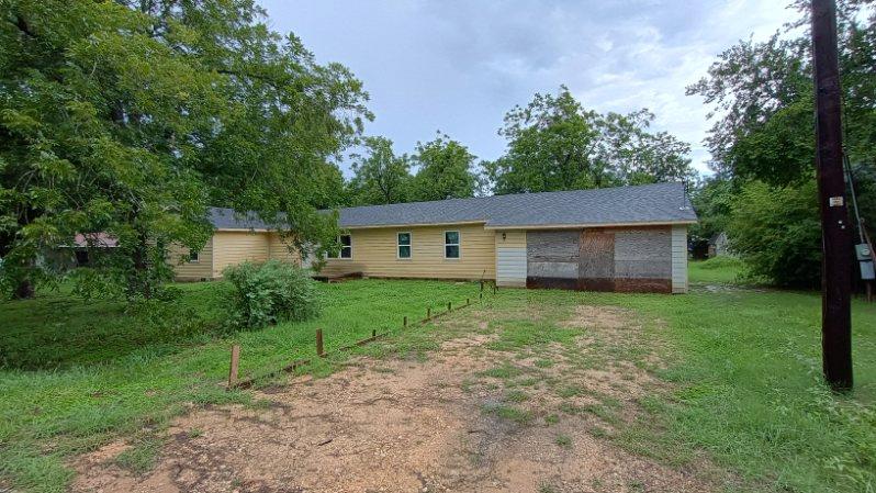 112 W Ila St, Elgin, TX 78621