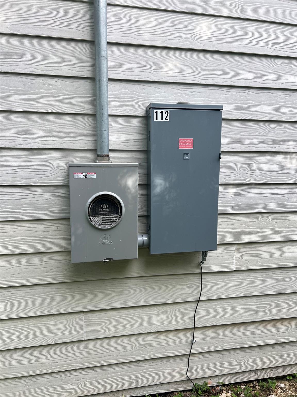 112 W Ila St, Elgin, TX 78621