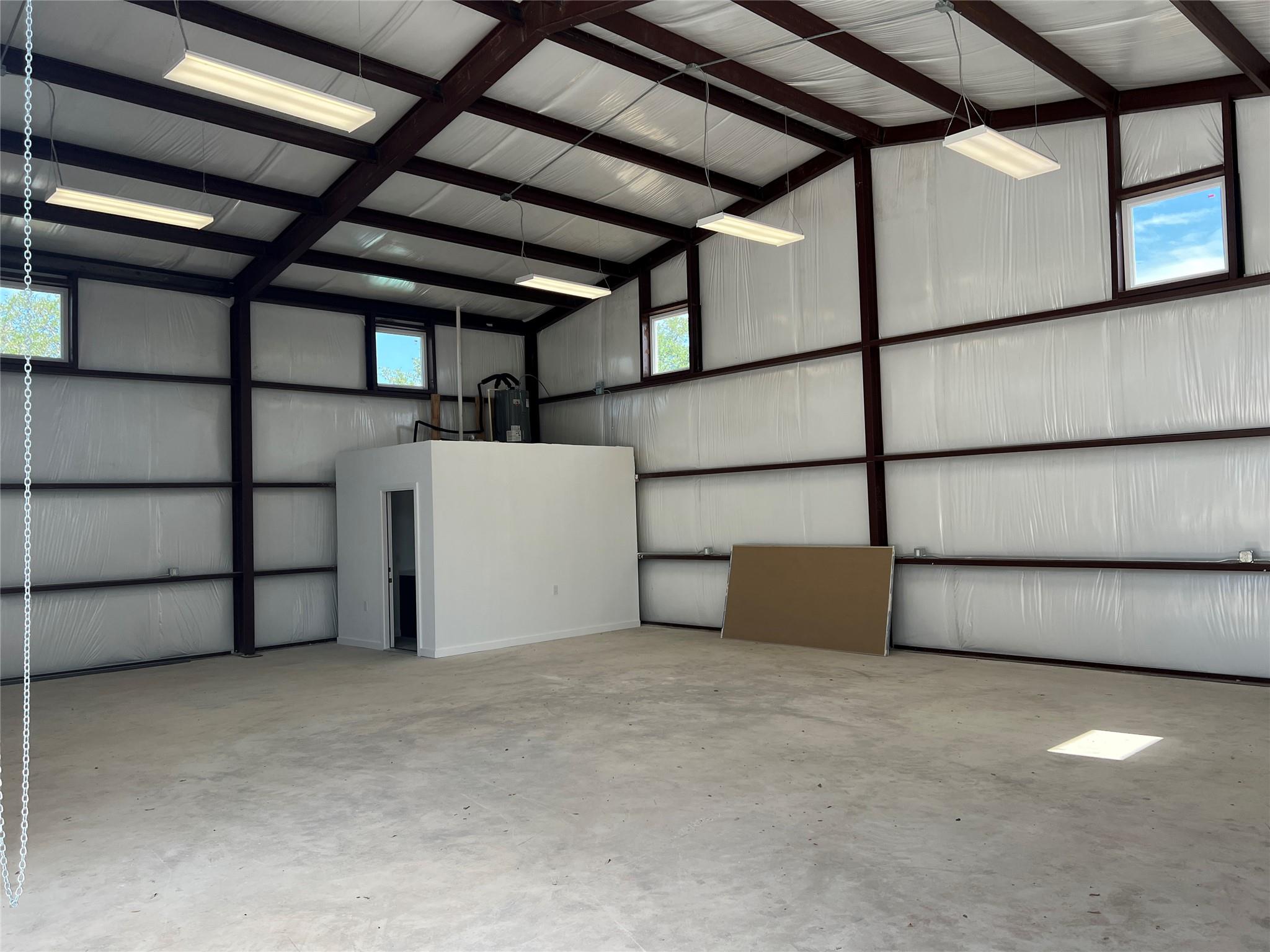25102 WHITNEY Dr, Spicewood, TX 78669