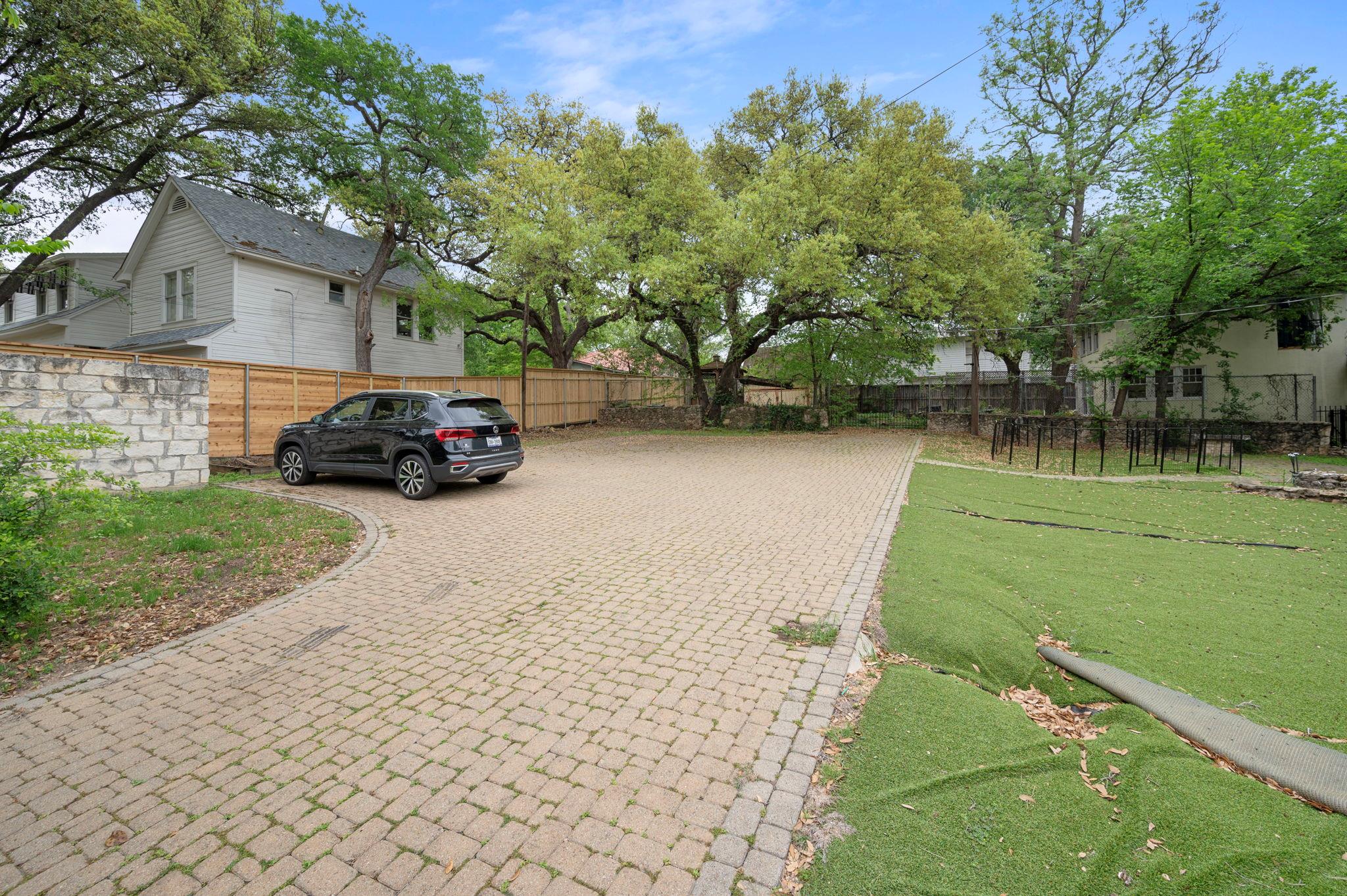 1520 Enfield Rd, Austin, TX 78703