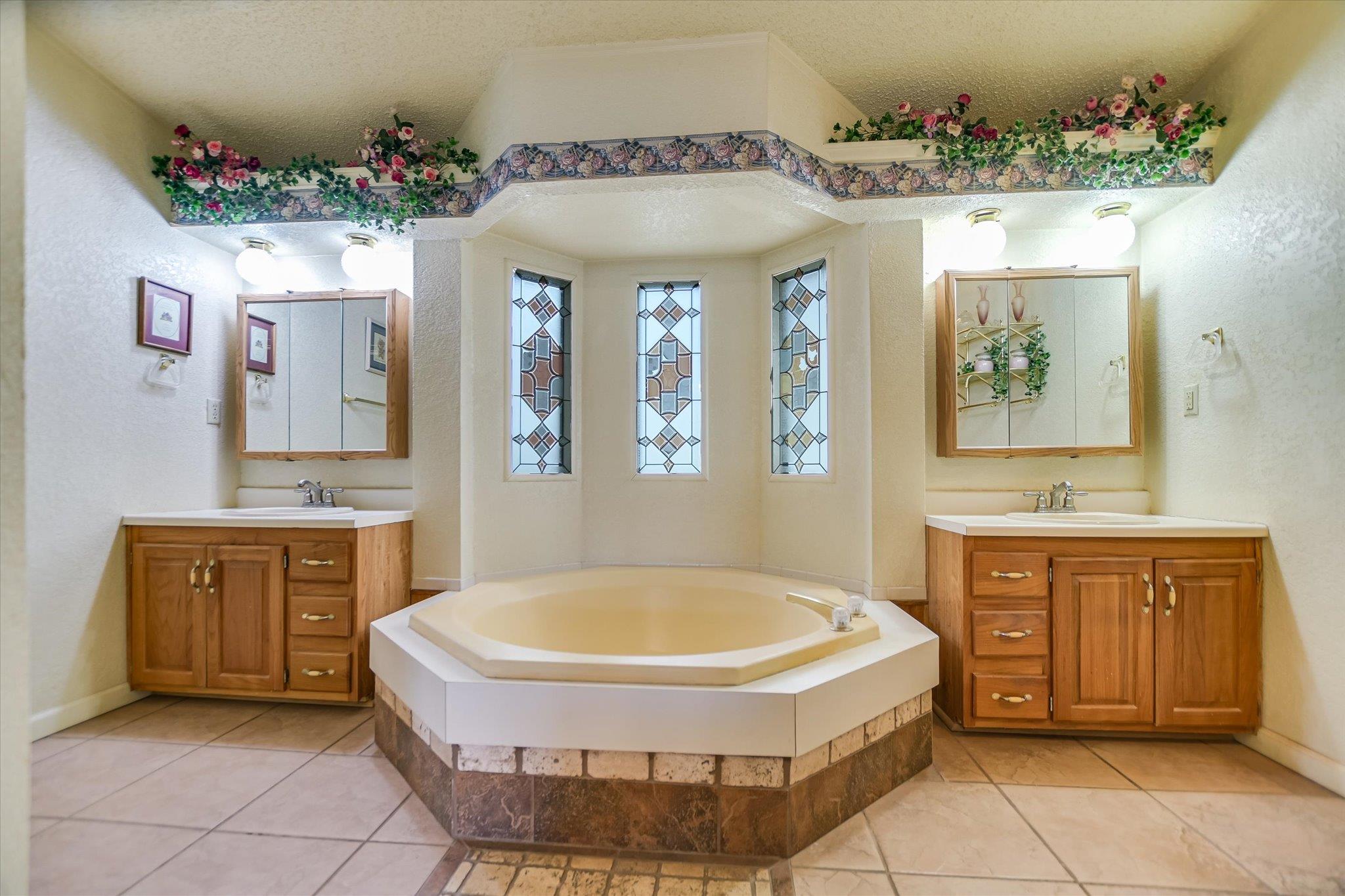 325 County Road 136C, Kingsland, TX 78639