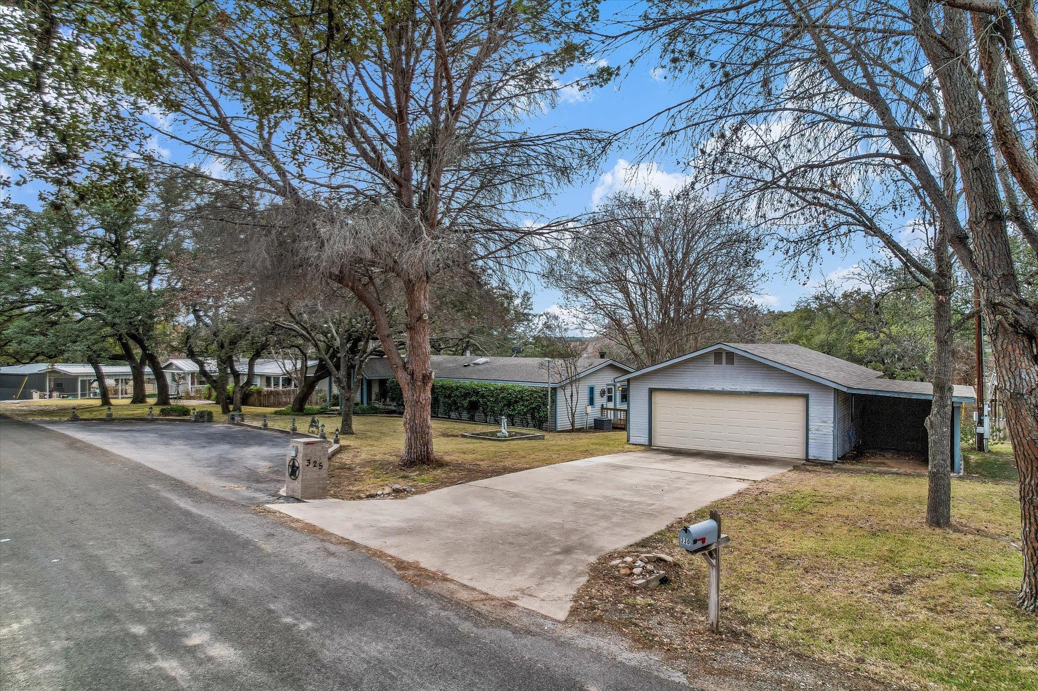 325 County Road 136C, Kingsland, TX 78639