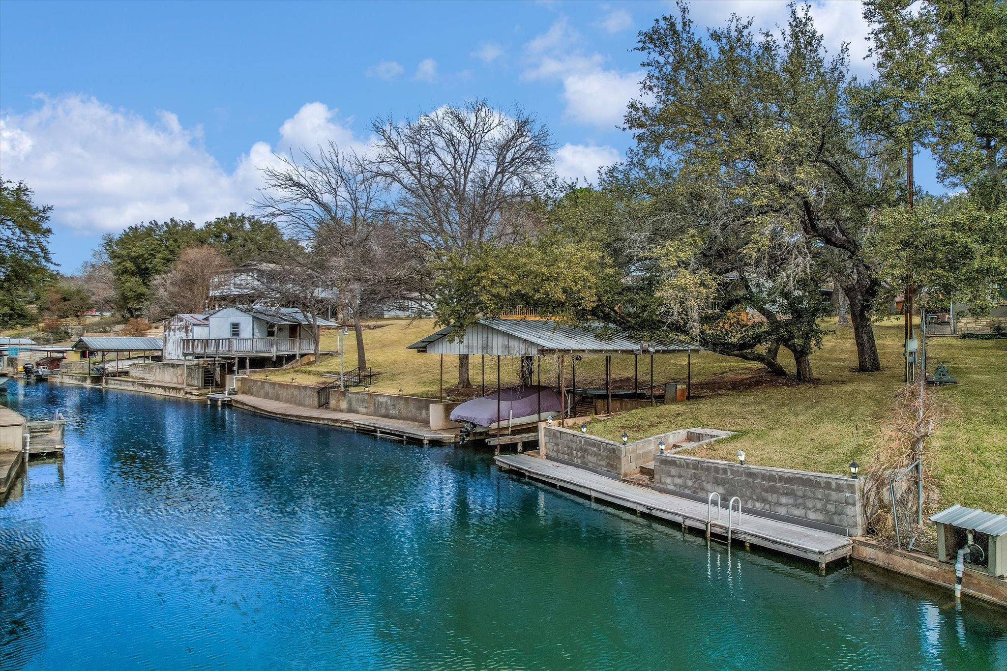 325 County Road 136C, Kingsland, TX 78639