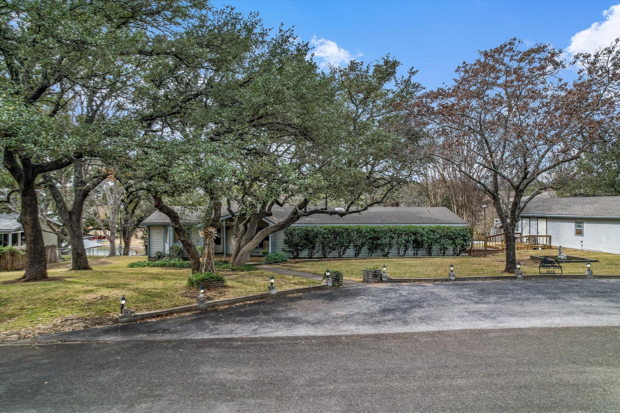325 County Road 136C, Kingsland, TX 78639