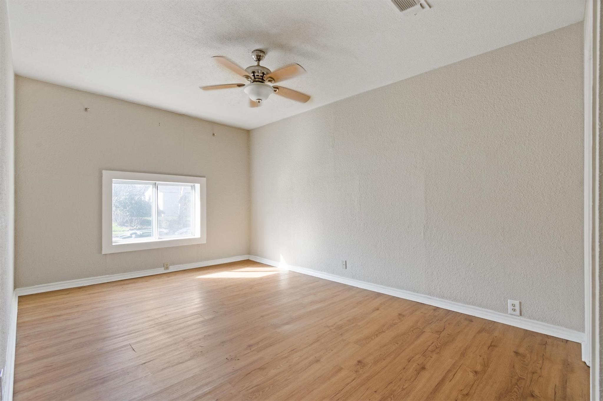 703 S 13th St, Copperas Cove, TX 76522