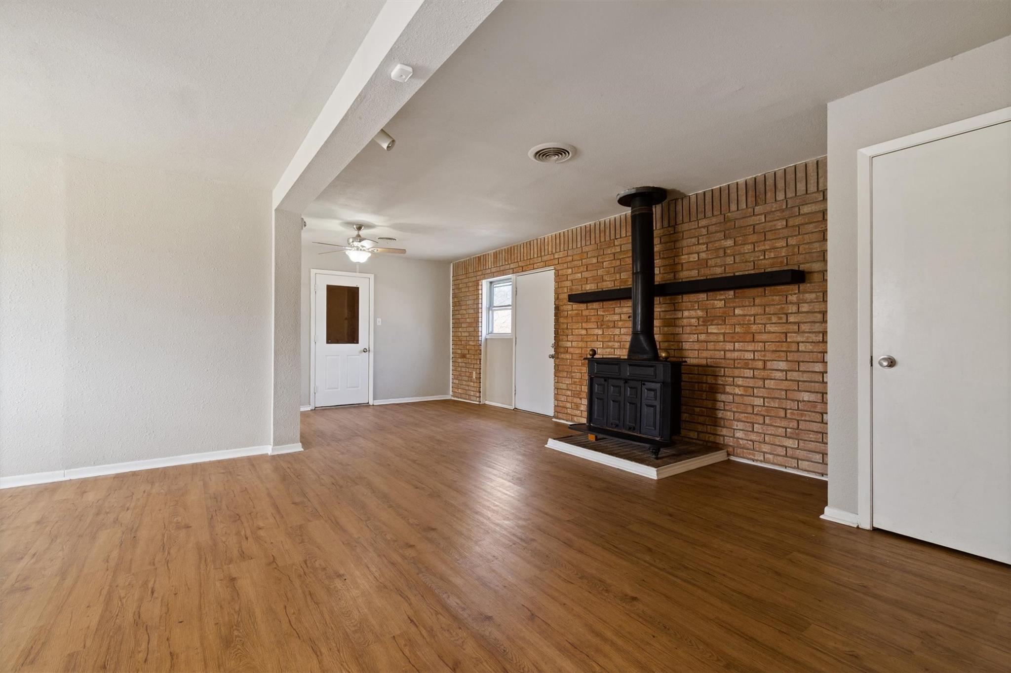 703 S 13th St, Copperas Cove, TX 76522