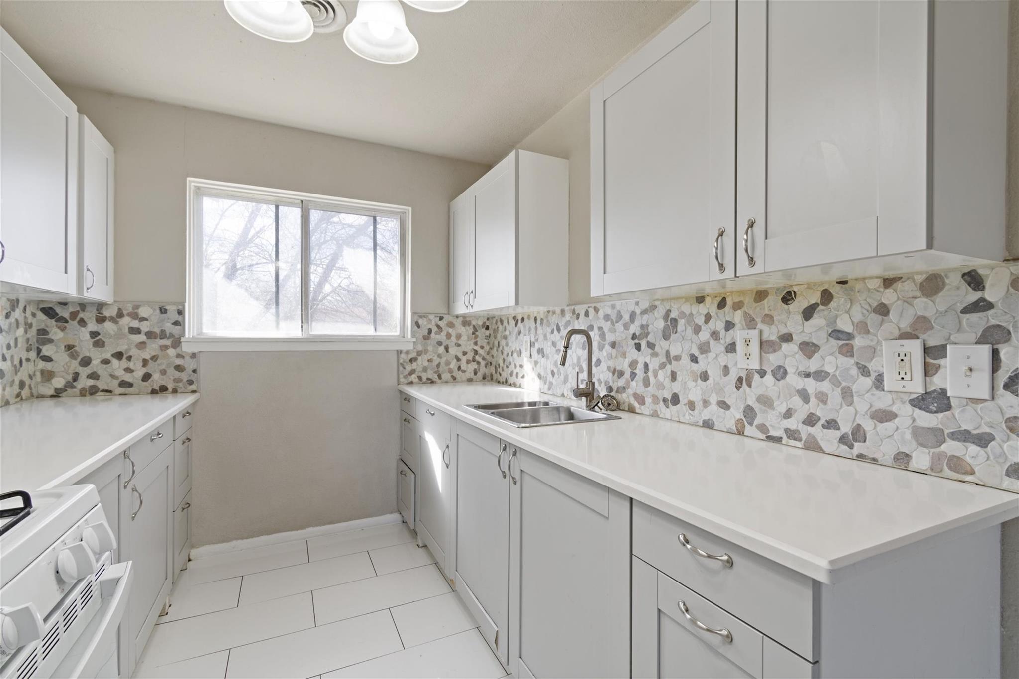 703 S 13th St, Copperas Cove, TX 76522