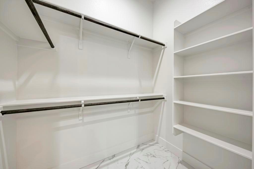 921 Walter St # 1, Austin, TX 78702