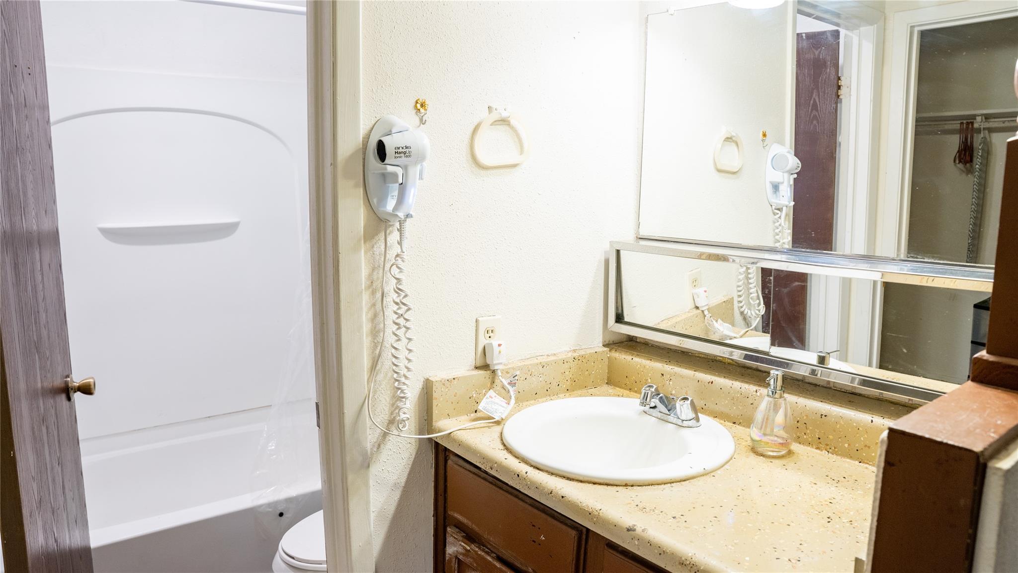 701 W 25th St, Austin, TX 78705