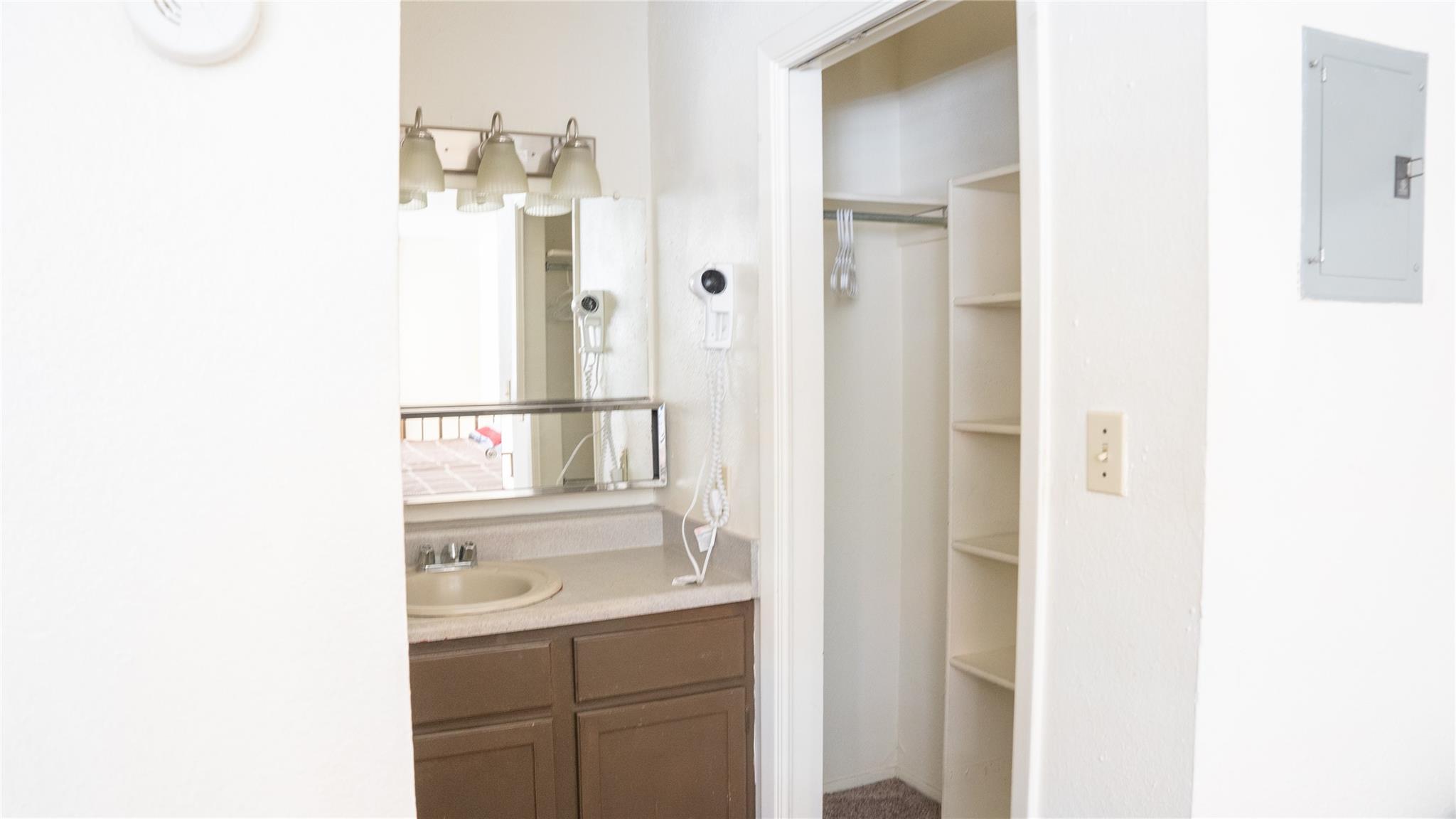 701 W 25th St, Austin, TX 78705