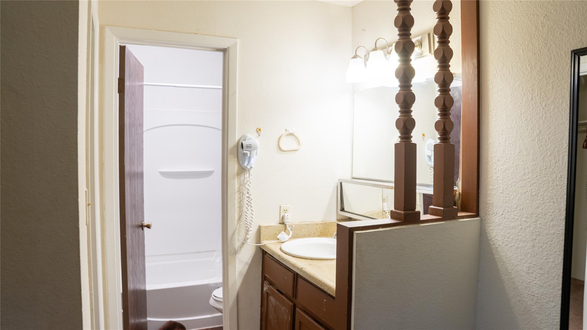 701 W 25th St, Austin, TX 78705