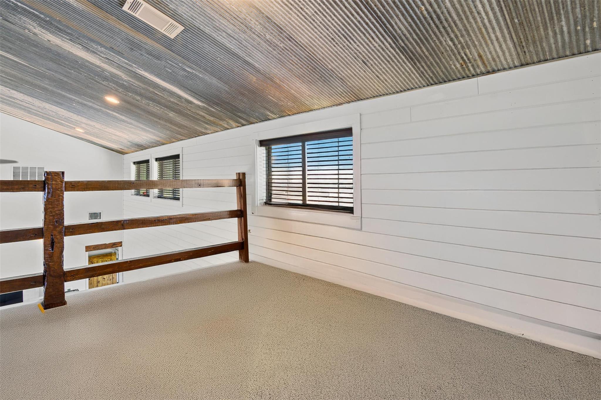 211 Sleepy Oaks Dr, Kingsland, TX 78639