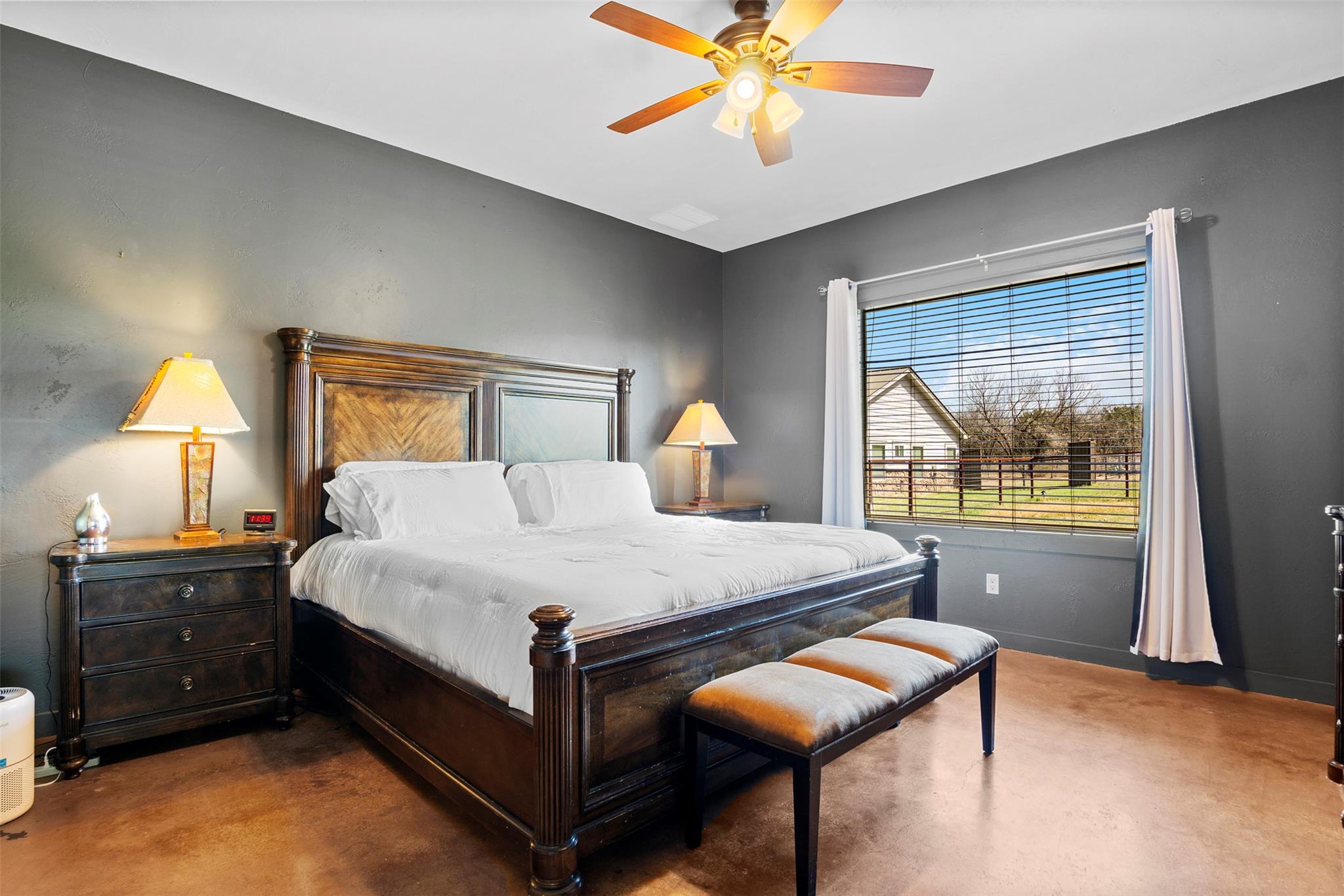 211 Sleepy Oaks Dr, Kingsland, TX 78639