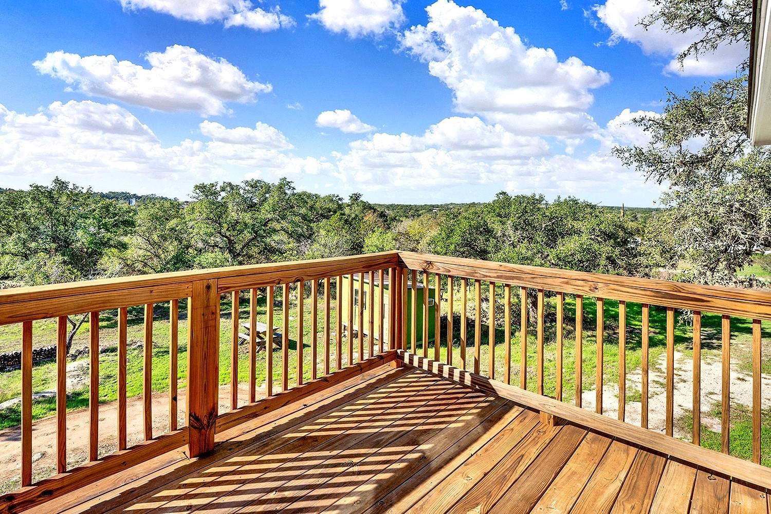 207 Oakwood Loop, San Marcos, TX 78666