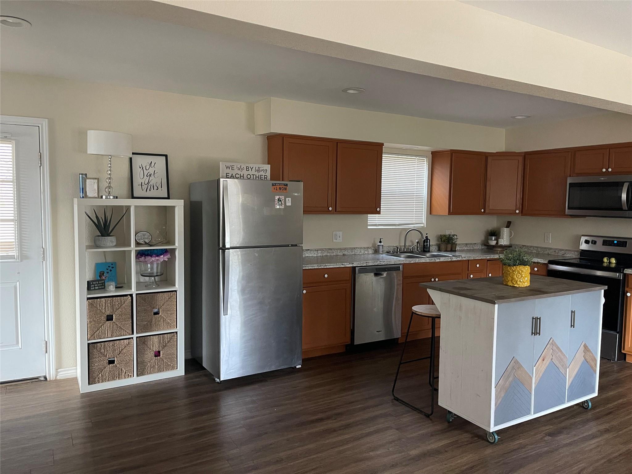 207 Oakwood Loop, San Marcos, TX 78666