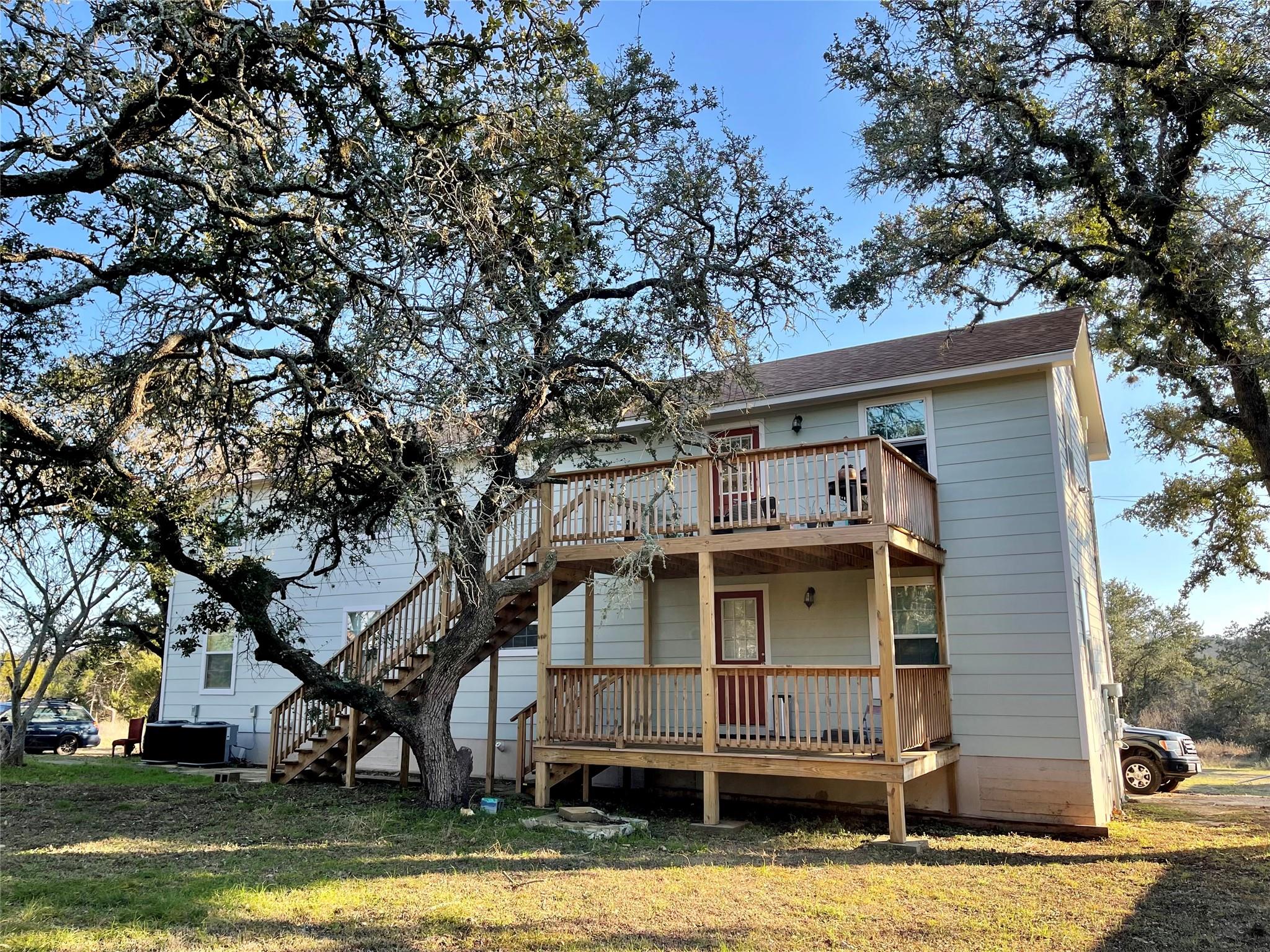 207 Oakwood Loop, San Marcos, TX 78666