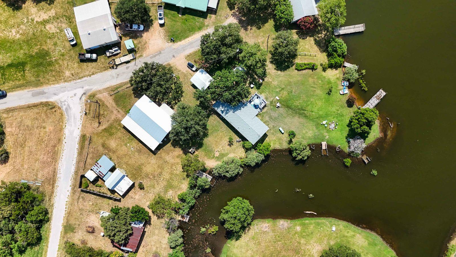 1515 Bee Ln, Tow, TX 78672