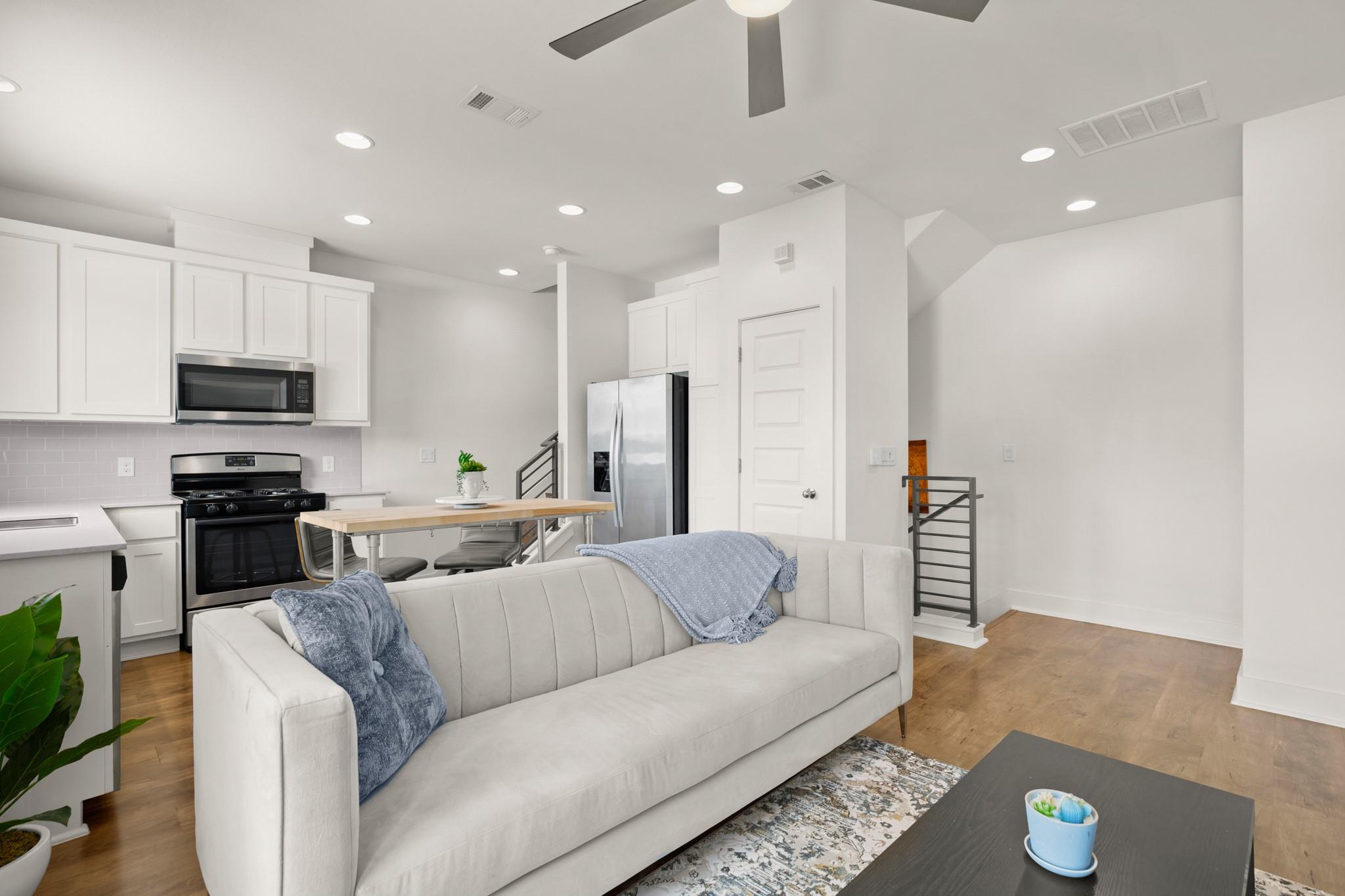 3007 E 12th St, Austin, TX 78702