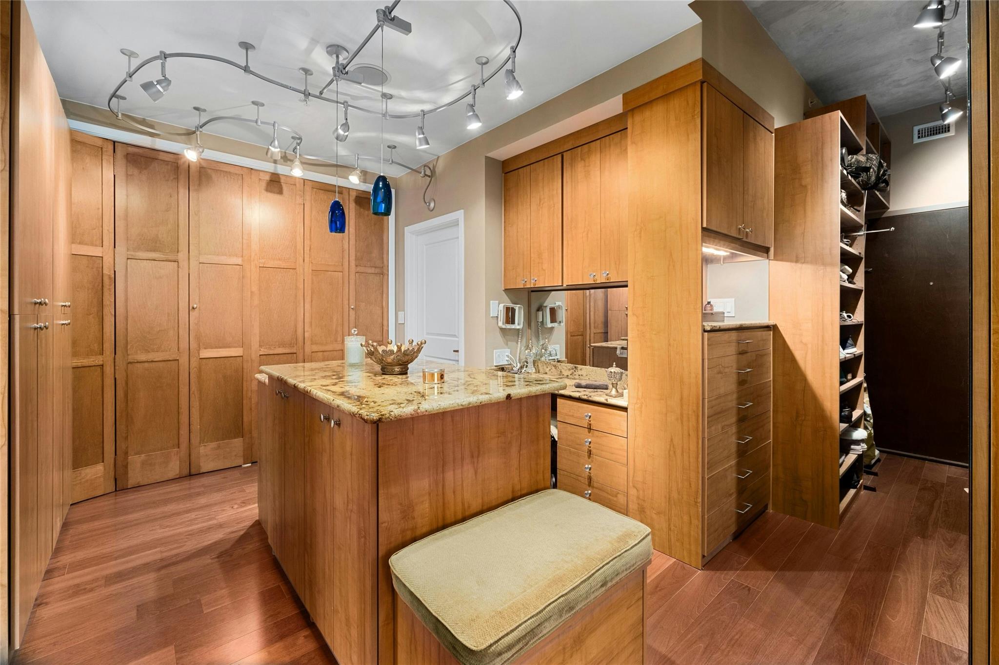 360 Nueces St # 3504, Austin, TX 78701