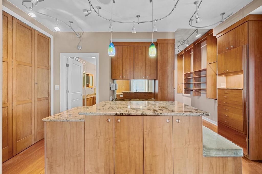 360 Nueces St # 3504, Austin, TX 78701