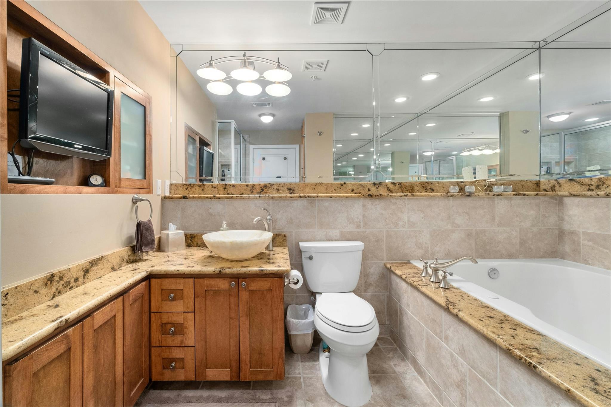 360 Nueces St # 3504, Austin, TX 78701