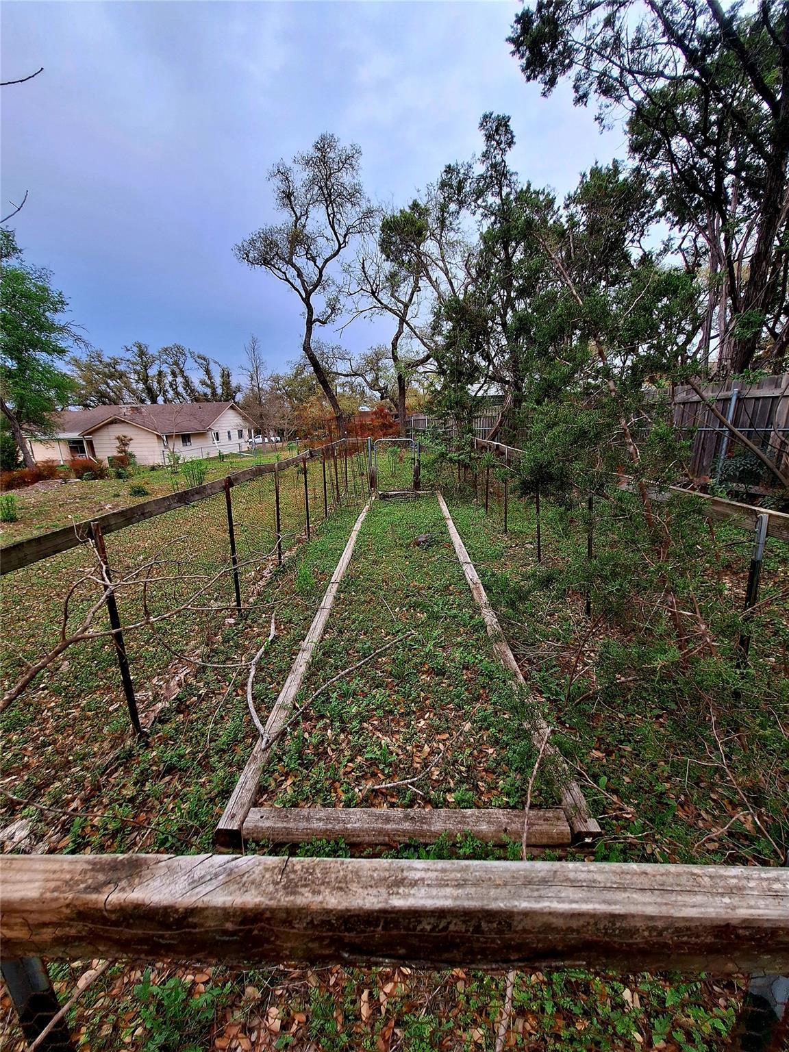 9011 Dorella Ln, Austin, TX 78736