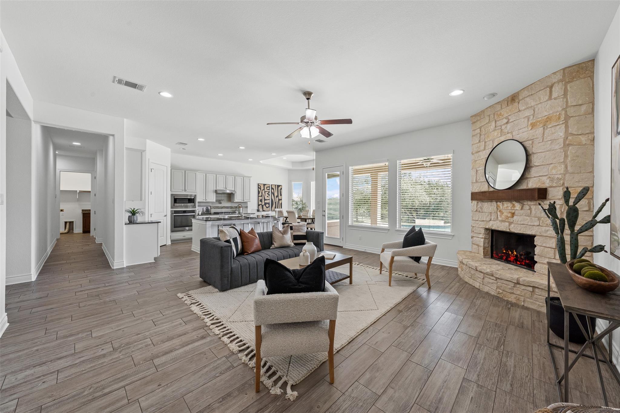 105 Quiet Oak Cv, Liberty Hill, TX 78642