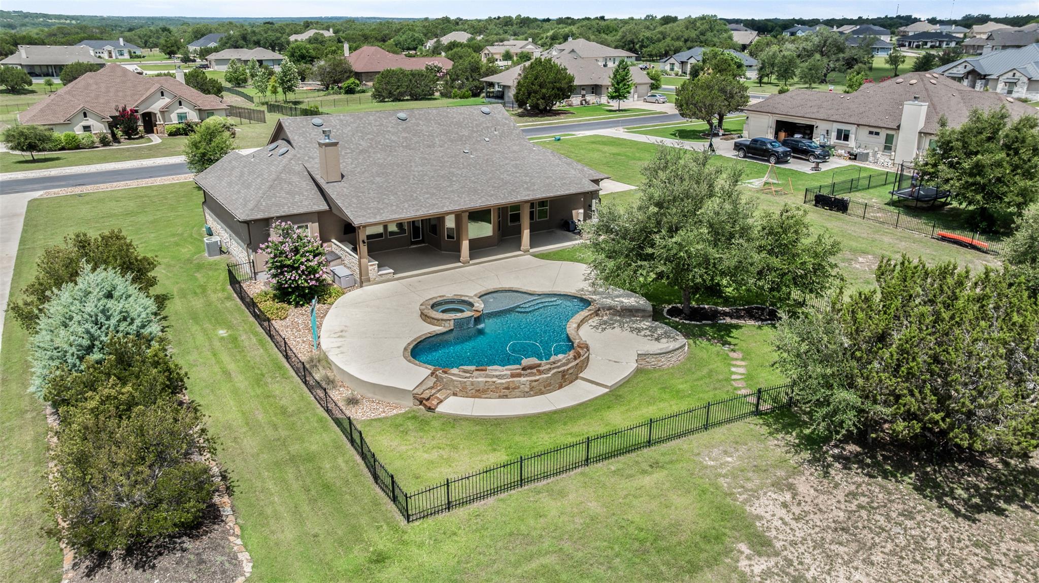105 Quiet Oak Cv, Liberty Hill, TX 78642