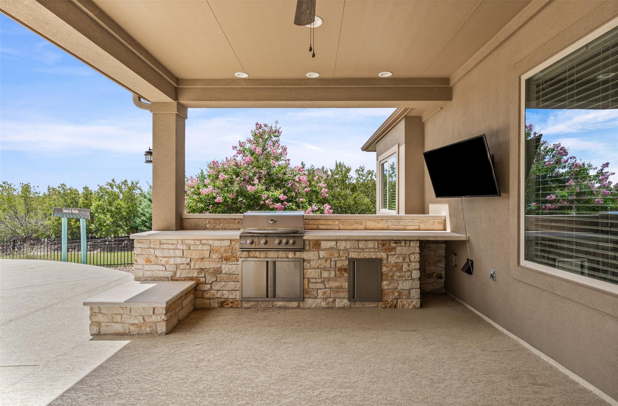 105 Quiet Oak Cv, Liberty Hill, TX 78642