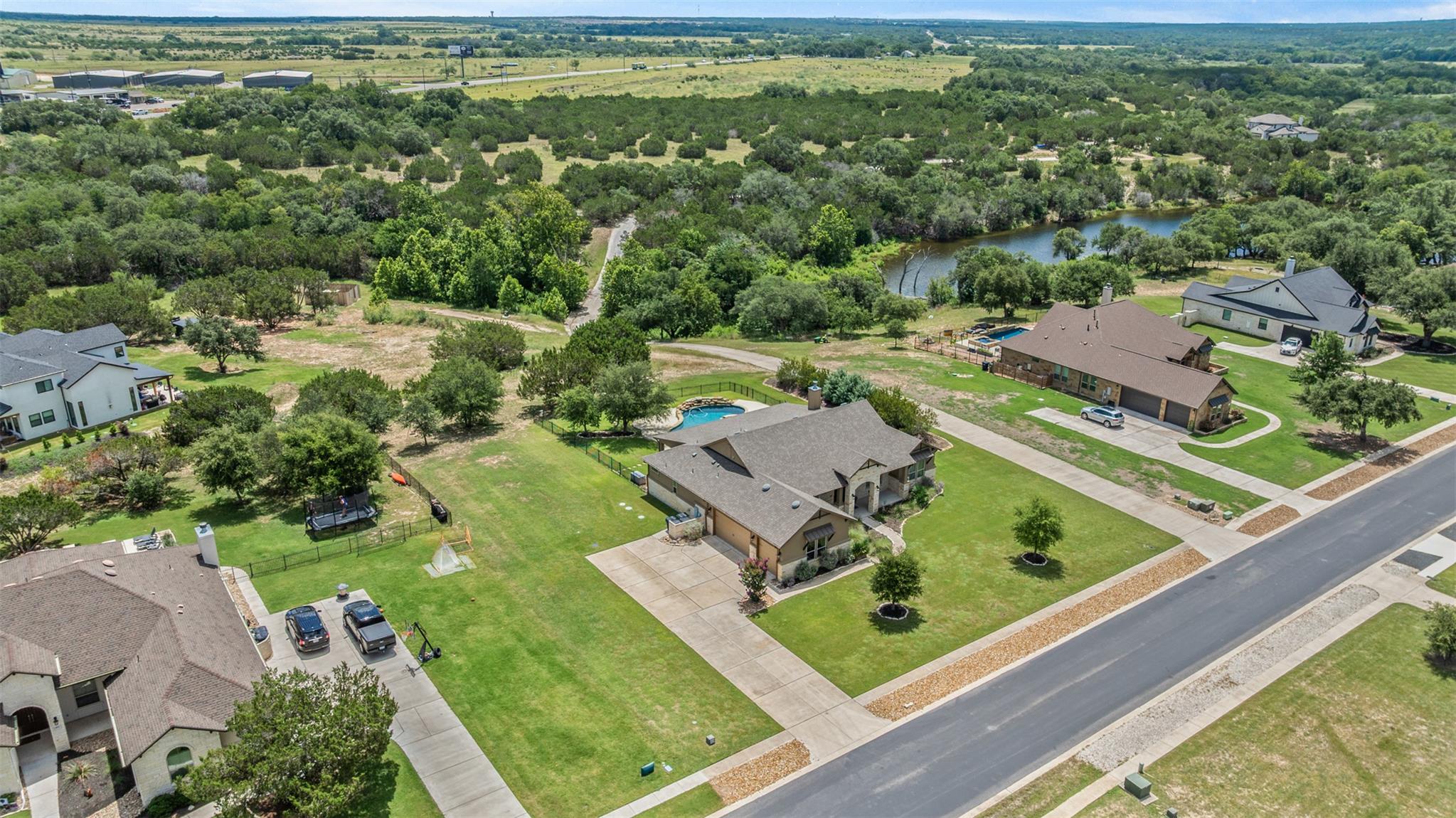 105 Quiet Oak Cv, Liberty Hill, TX 78642