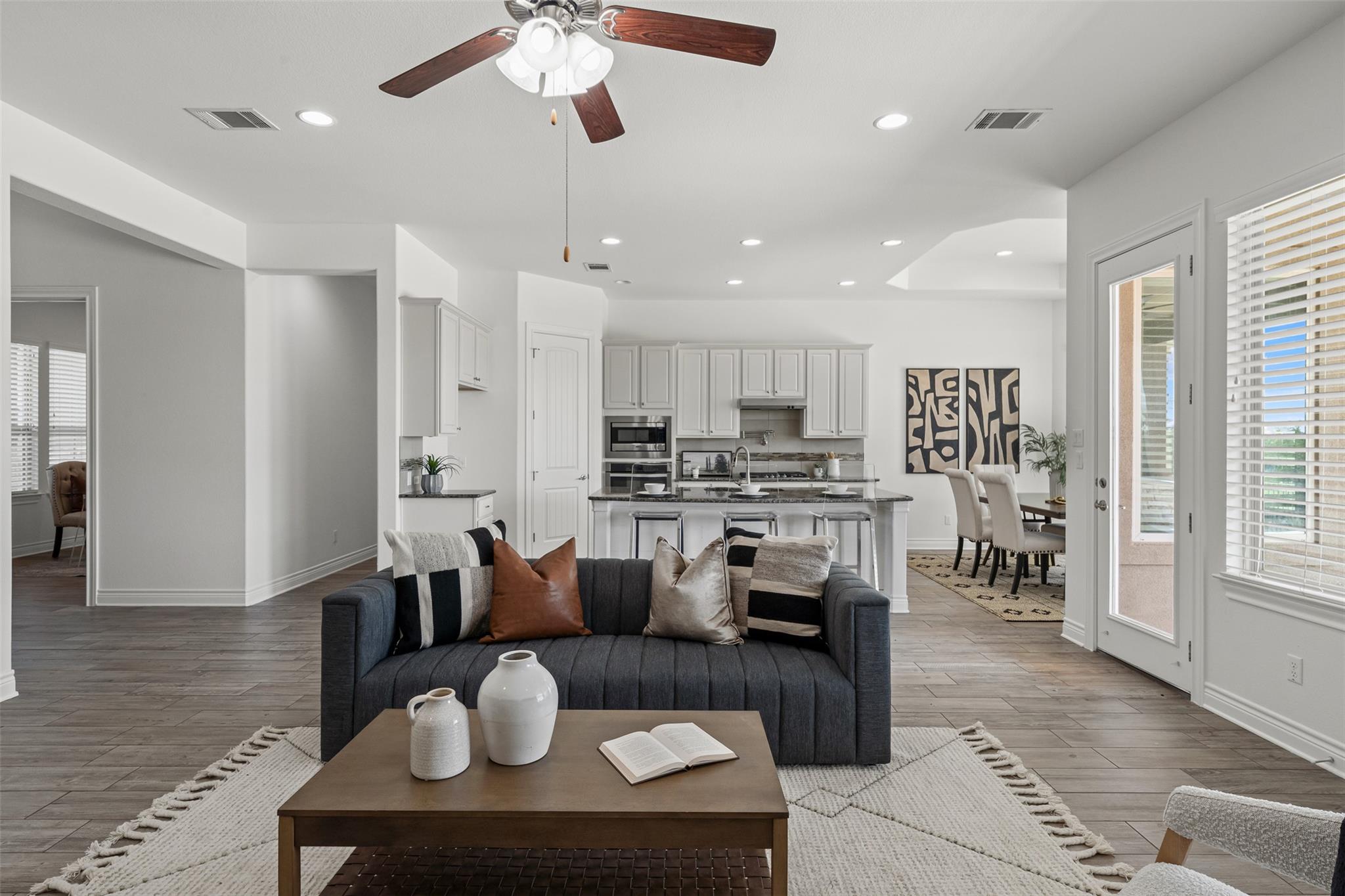 105 Quiet Oak Cv, Liberty Hill, TX 78642