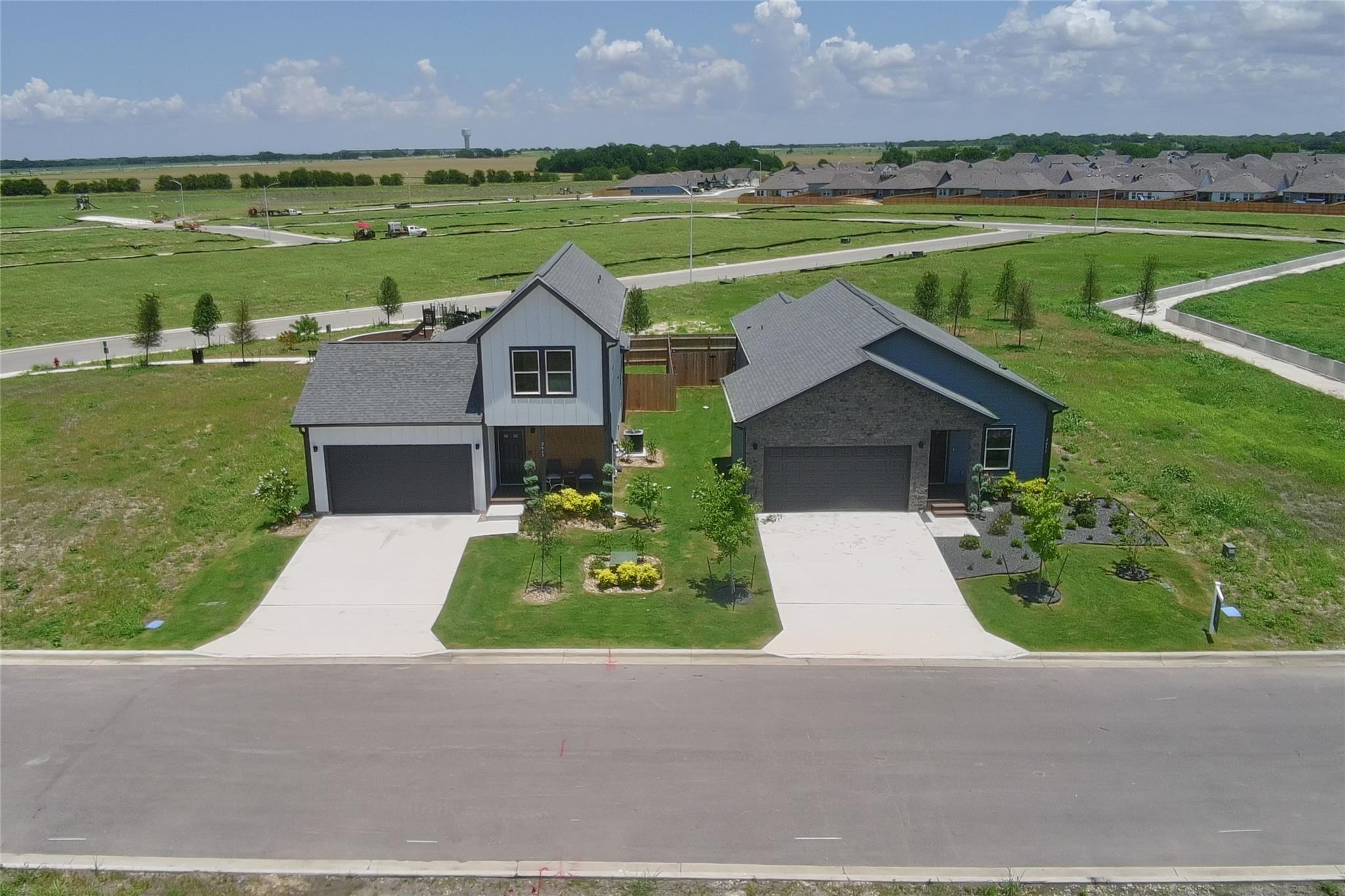 2015 Applewood Dr, Lockhart, TX 78644