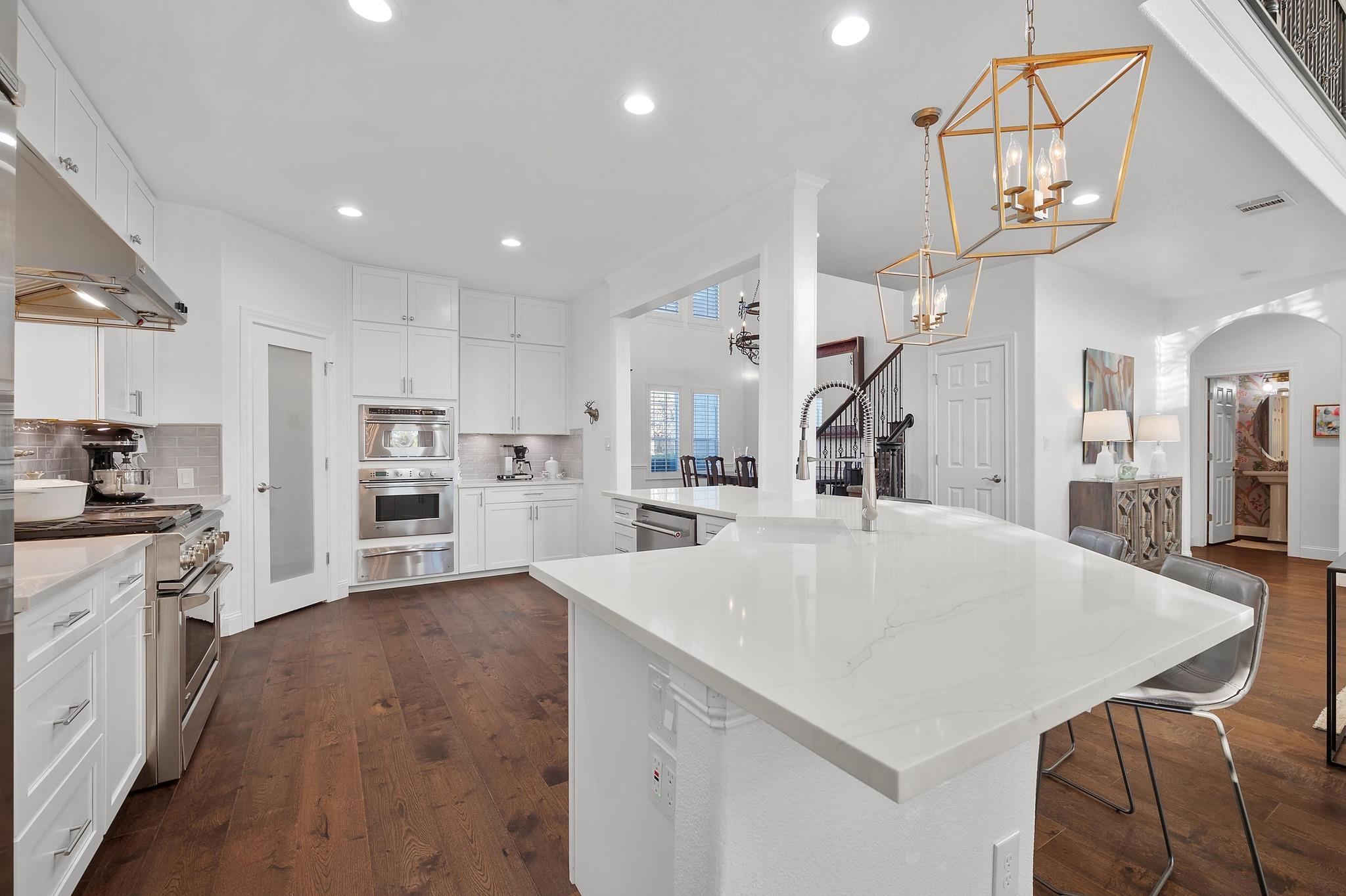 11208 Woodland Hills Trl, Austin, TX 78732