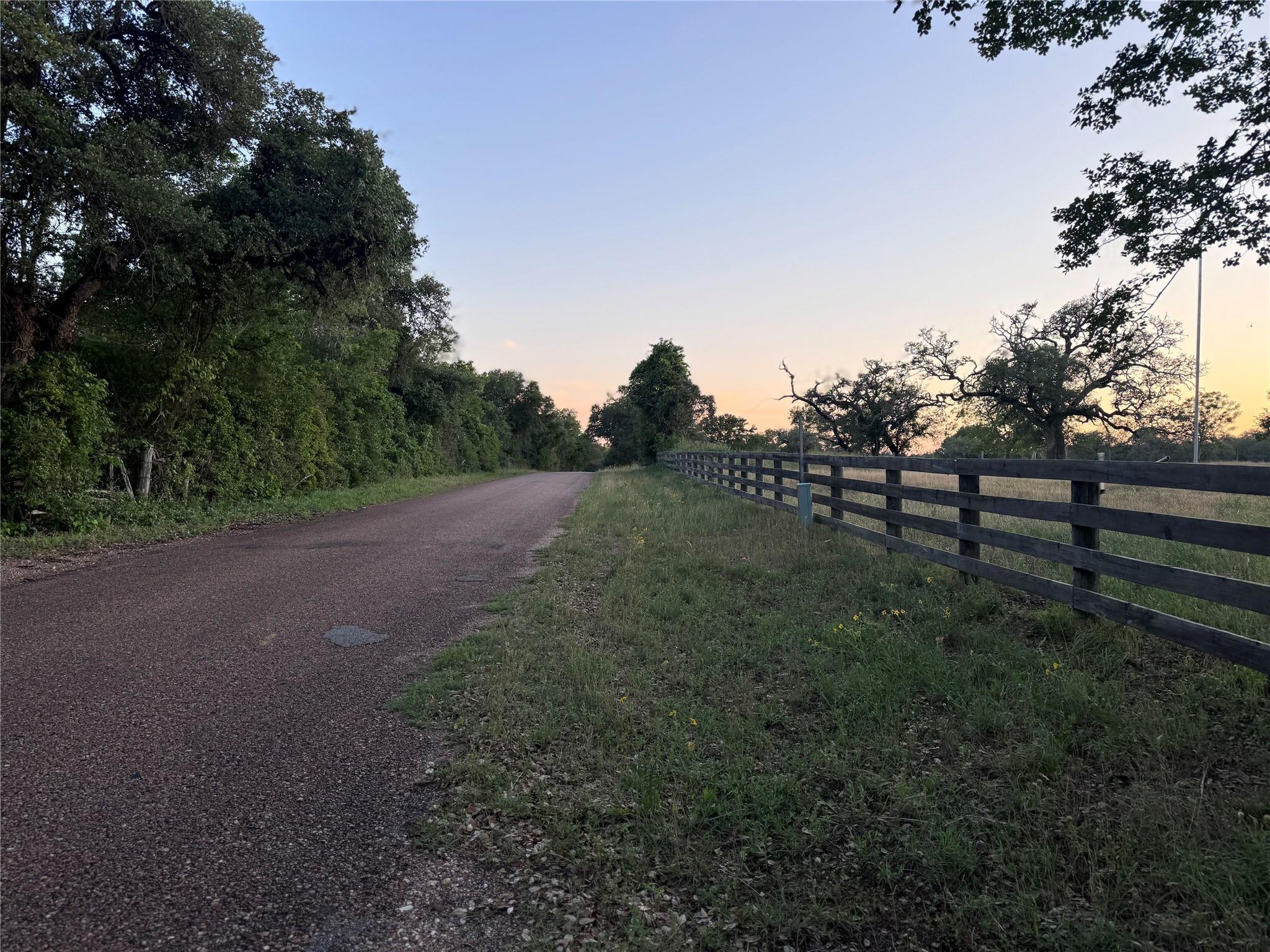 6346 Sand Rock Rd, La Grange, TX 78945