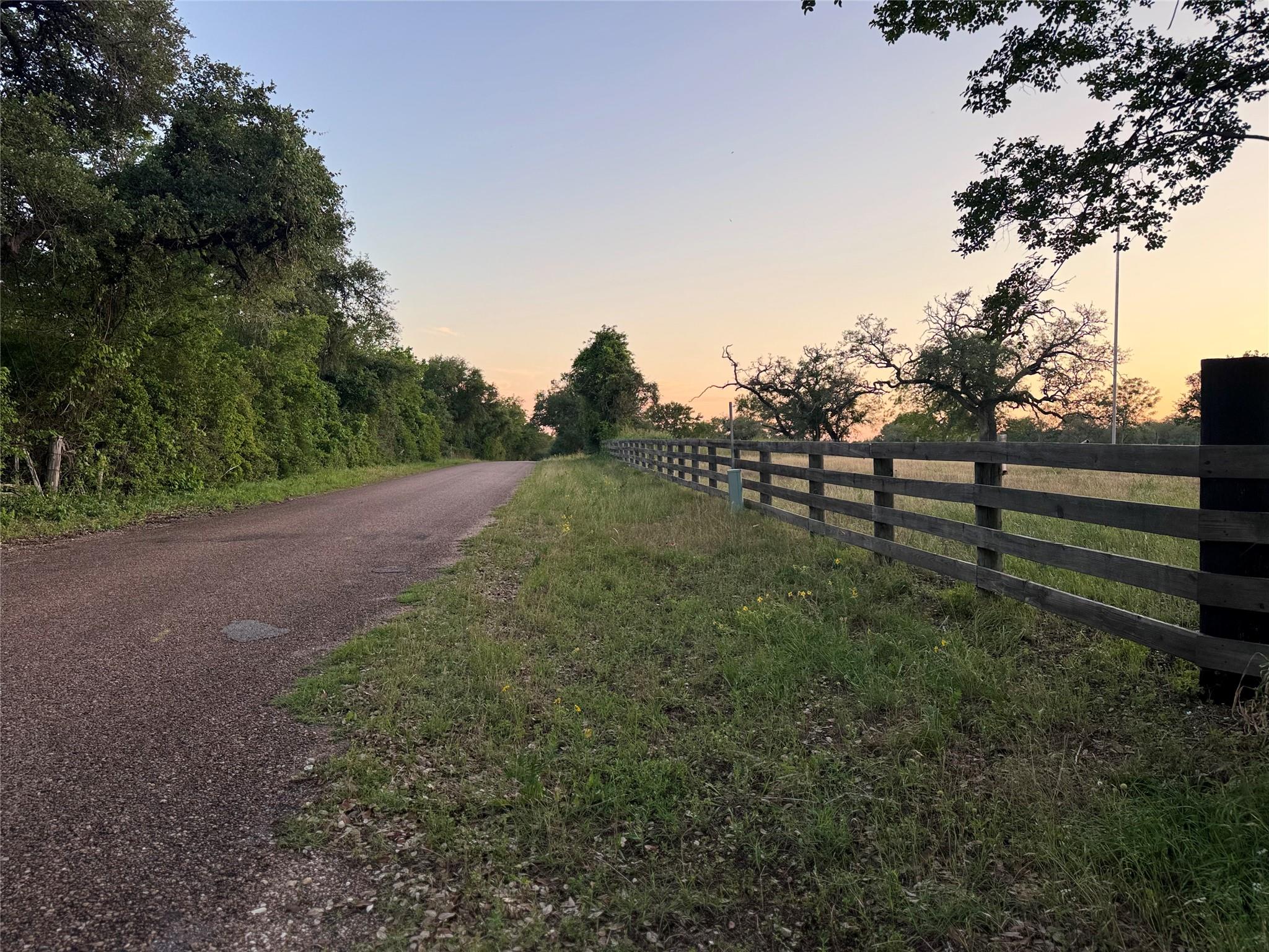 6346 Sand Rock Rd, La Grange, TX 78945
