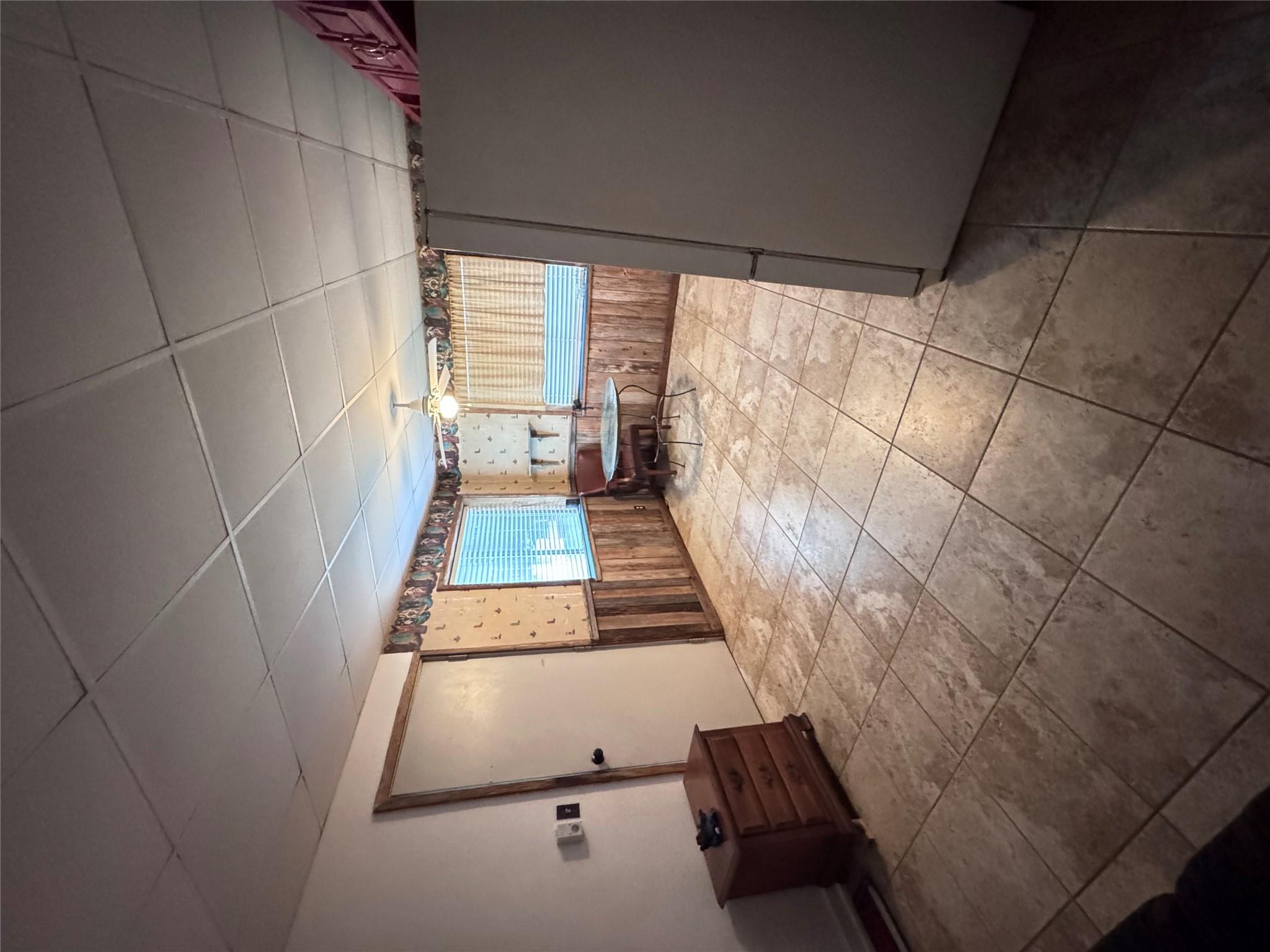 6346 Sand Rock Rd, La Grange, TX 78945