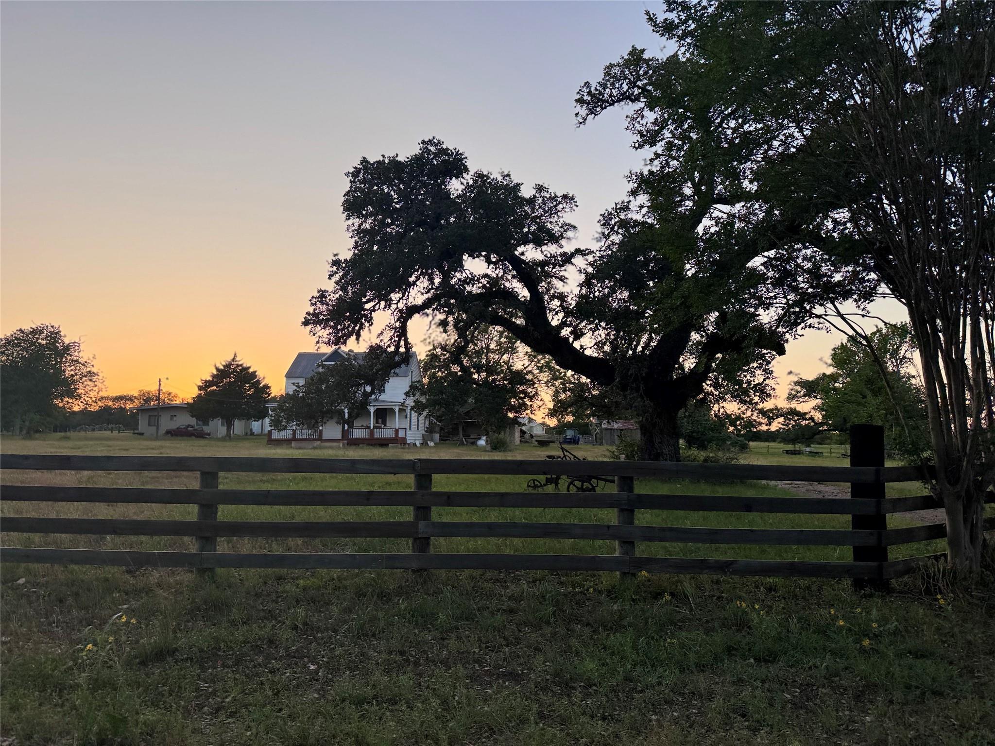 6346 Sand Rock Rd, La Grange, TX 78945