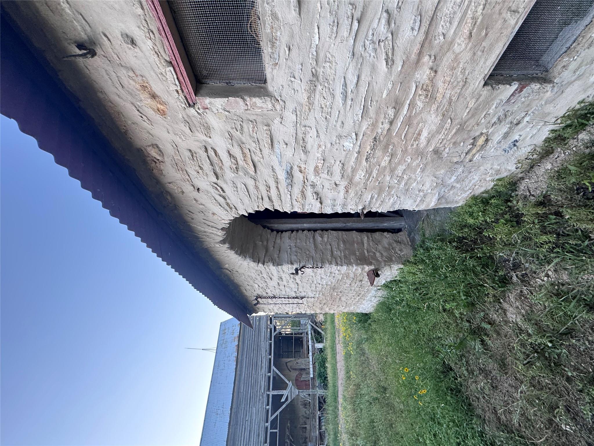 6346 Sand Rock Rd, La Grange, TX 78945