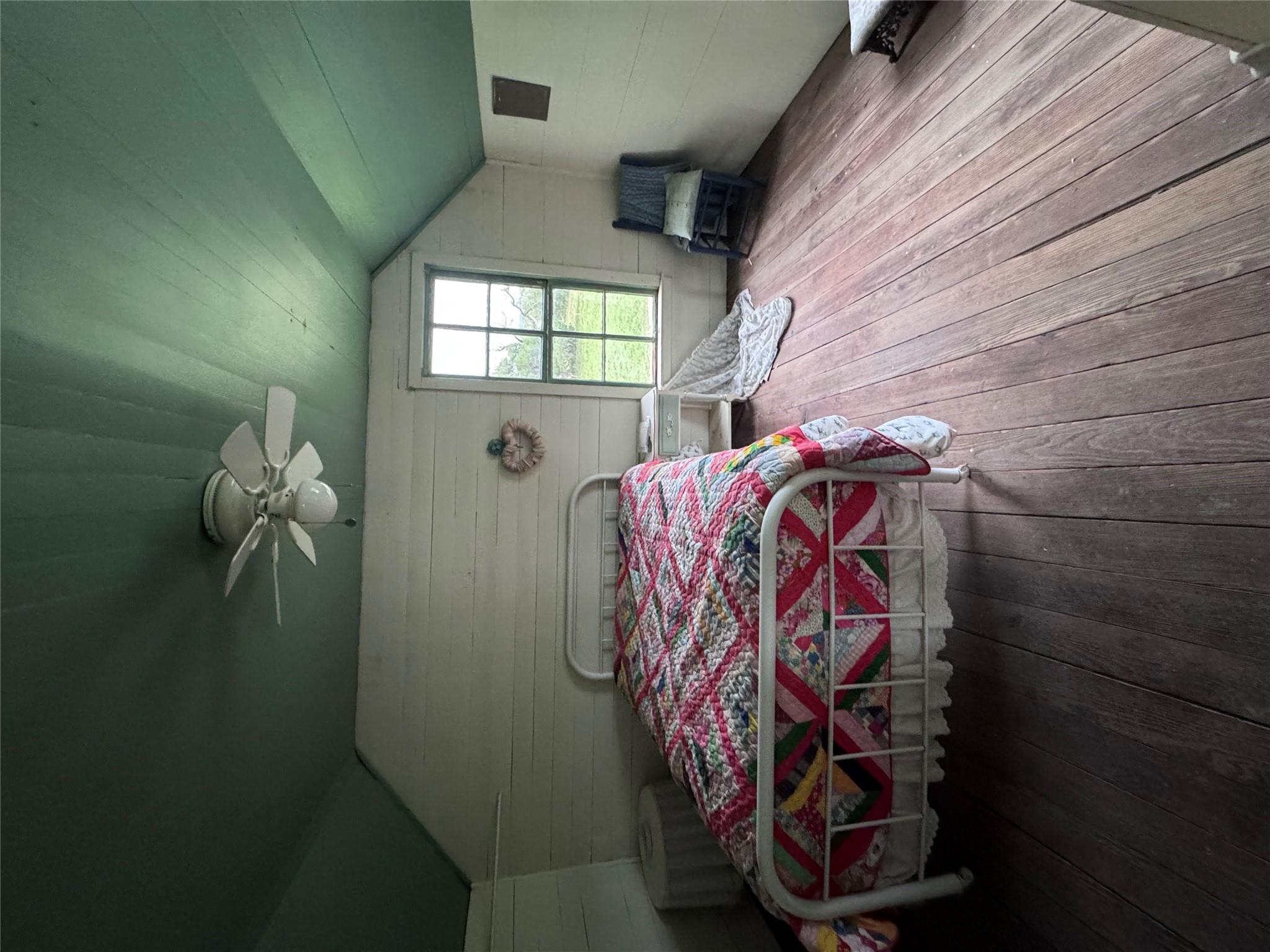 6346 Sand Rock Rd, La Grange, TX 78945
