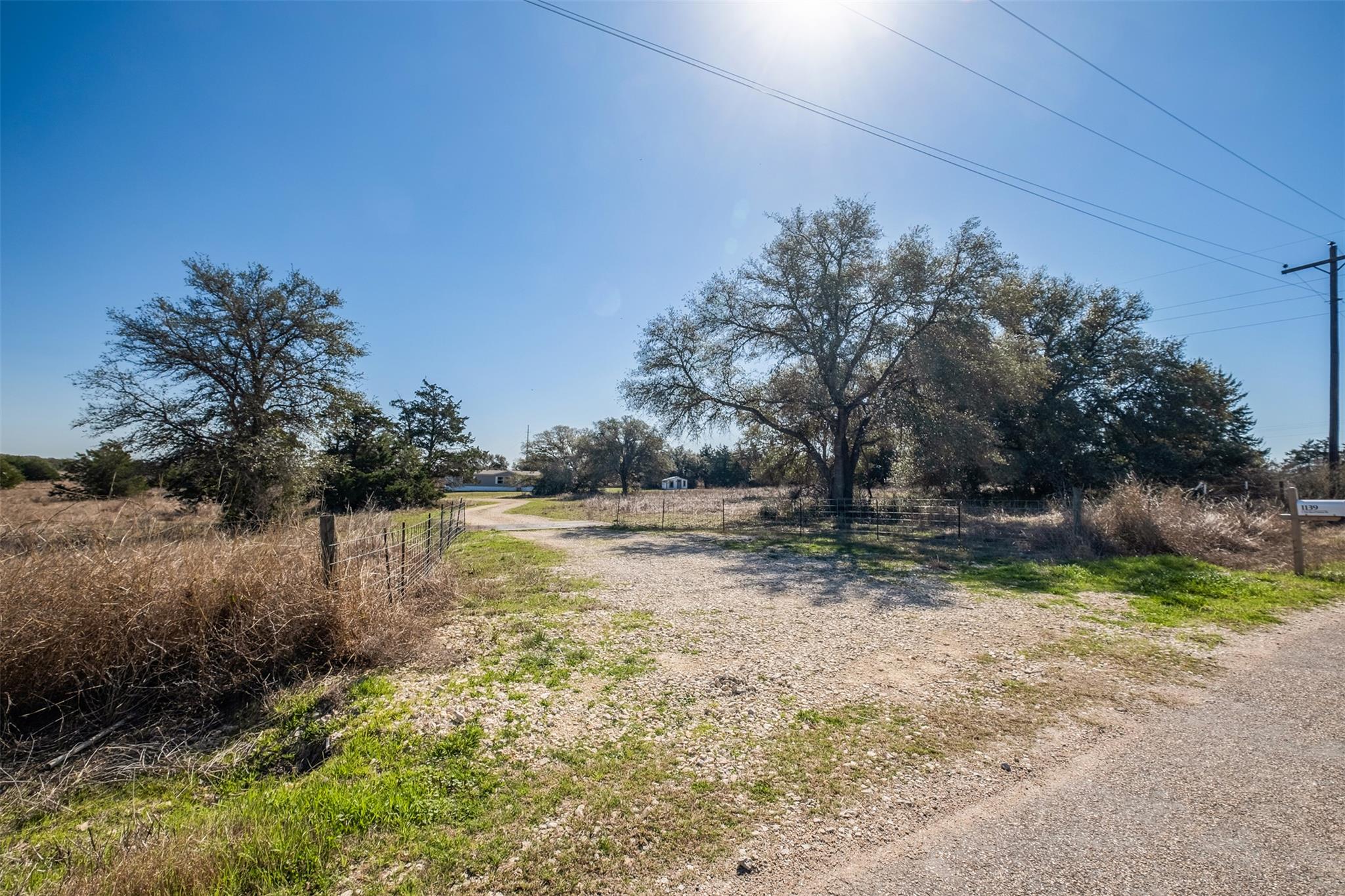 1139 E Old Hallettsville Rd, Flatonia, TX 78941