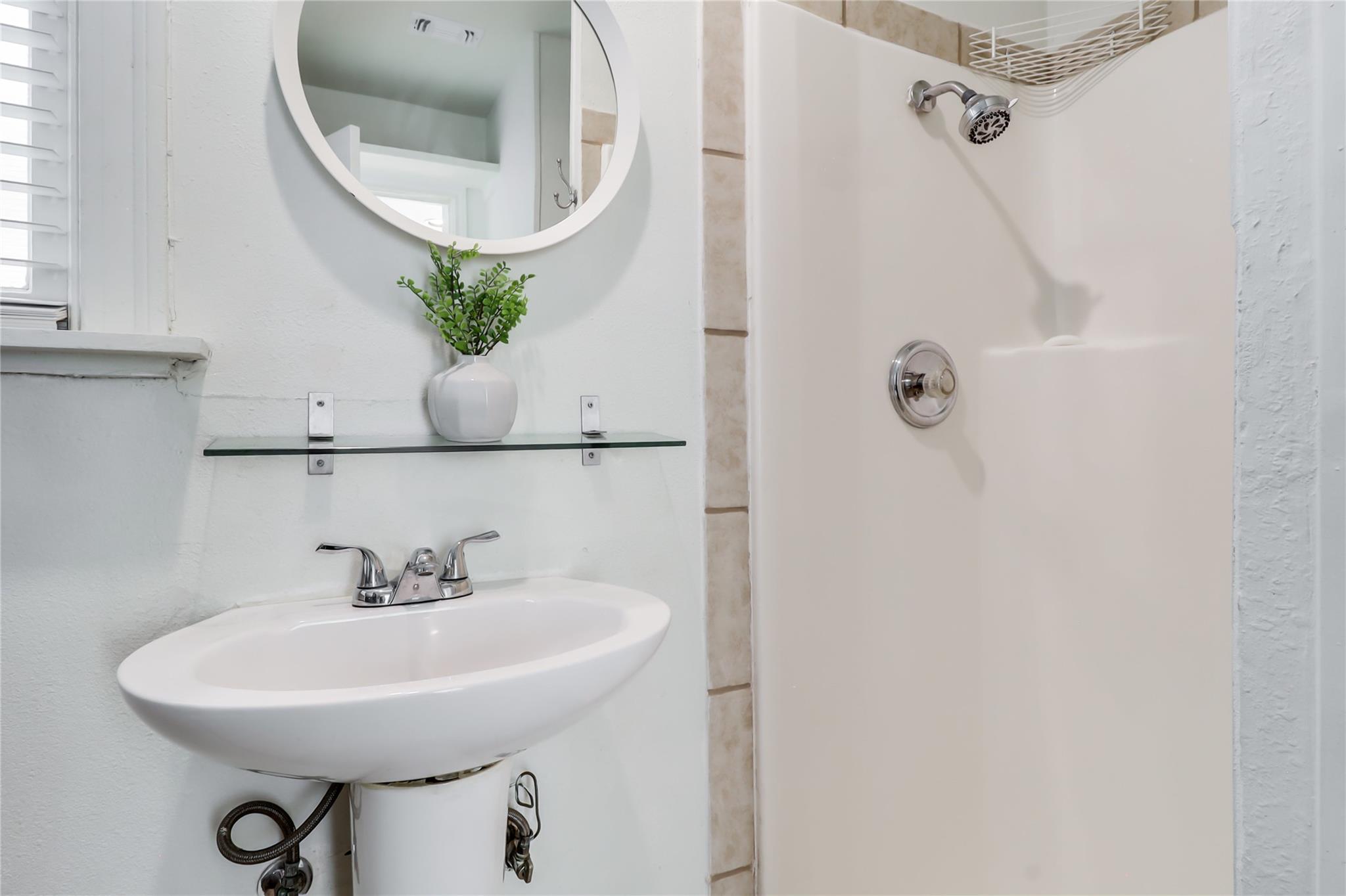 1105 W 43rd St, Austin, TX 78756