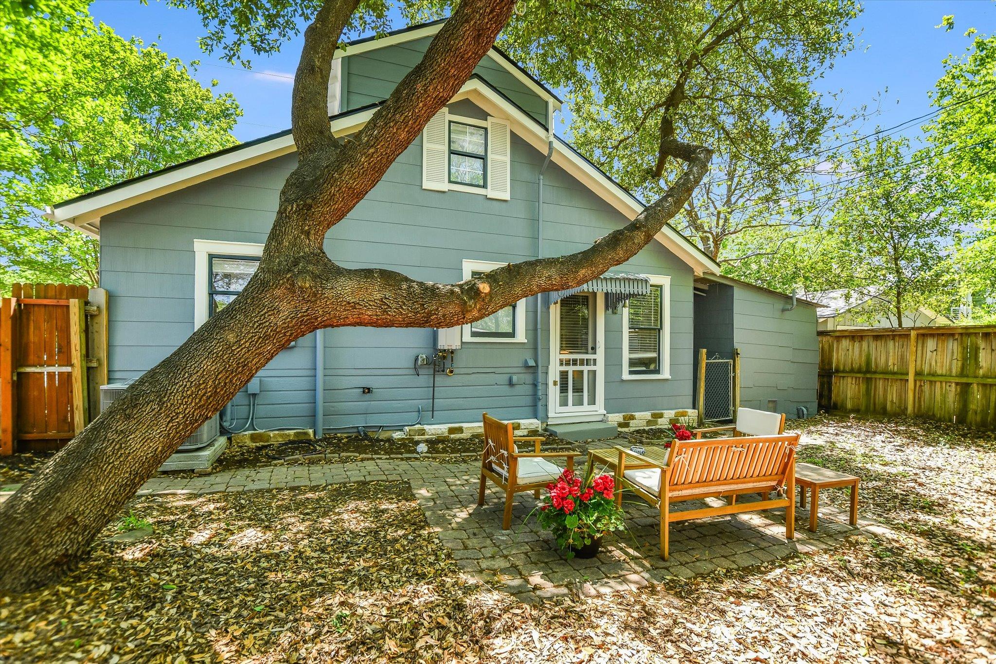 1105 W 43rd St, Austin, TX 78756